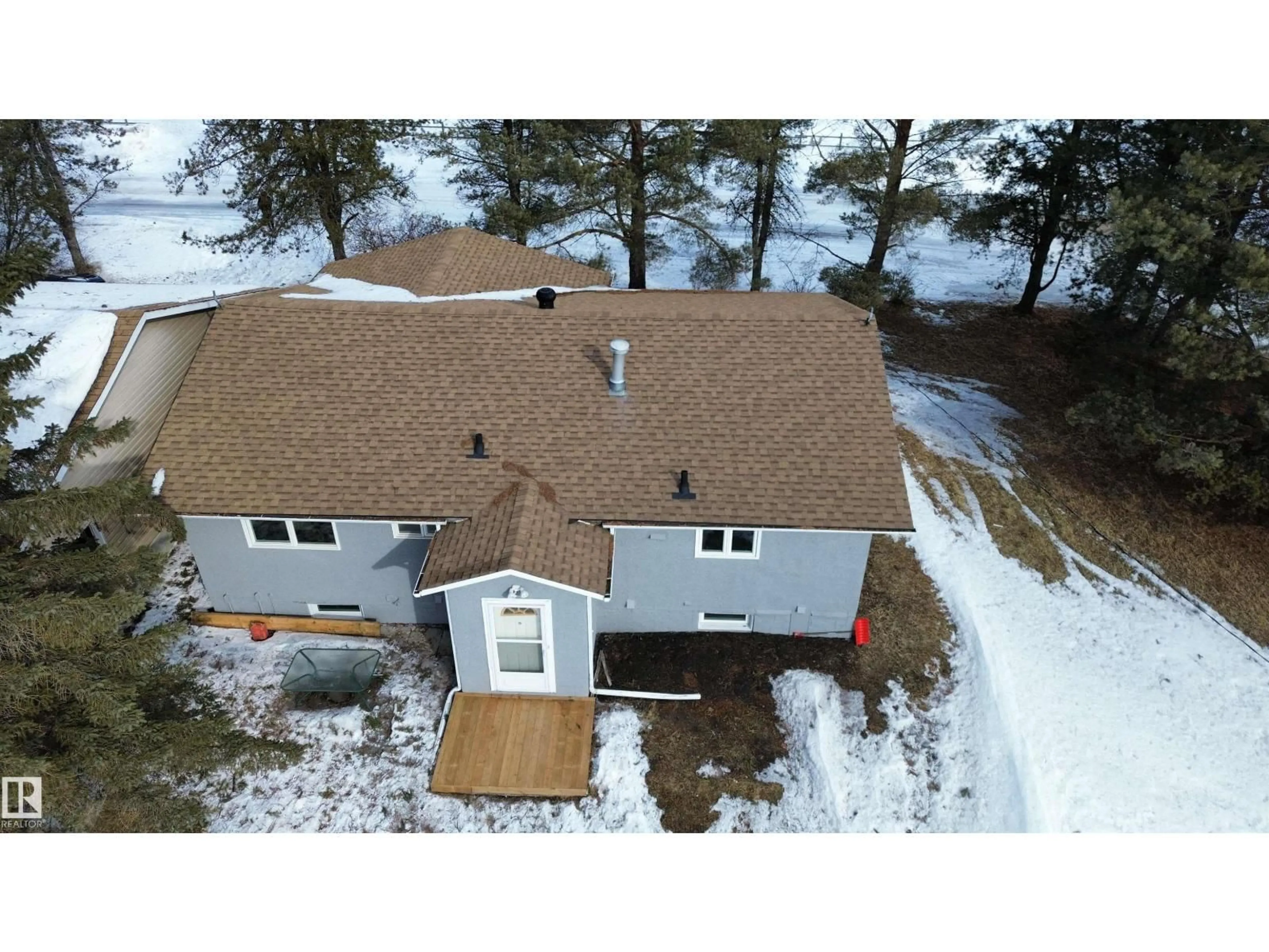 A pic from outside/outdoor area/front of a property/back of a property/a pic from drone, unknown for 4801 52 AV, Andrew Alberta T0B0C0