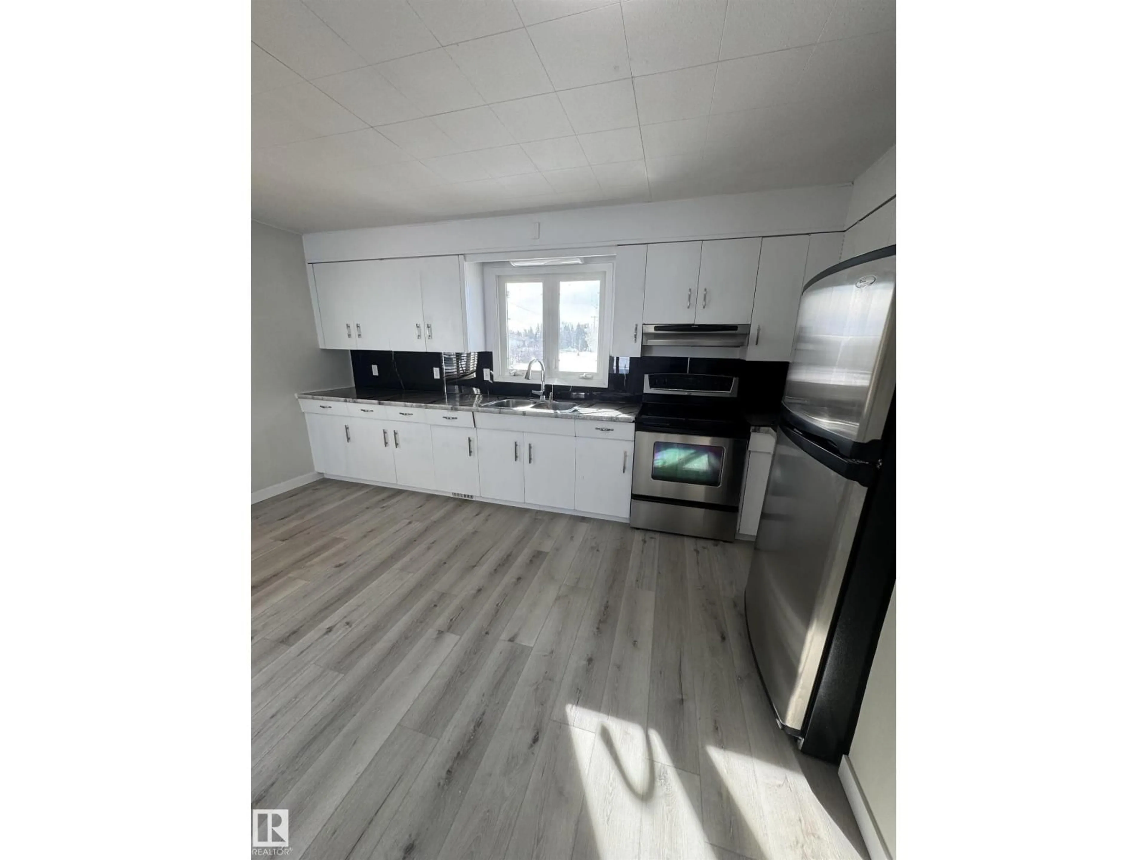 Open concept kitchen, unknown for 4801 52 AV, Andrew Alberta T0B0C0