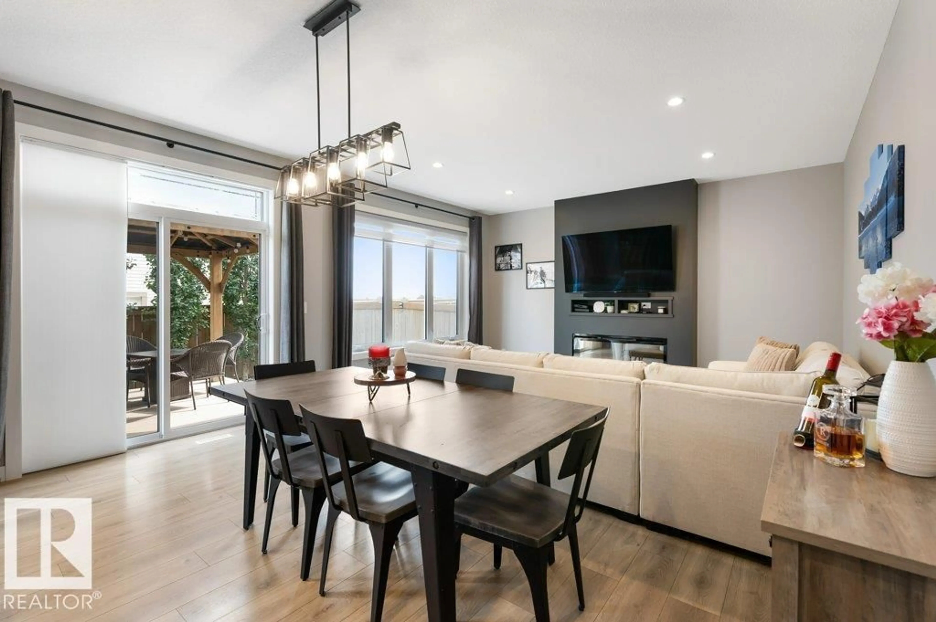 Unknown for 20008 18 AV, Edmonton Alberta T6M0Y1