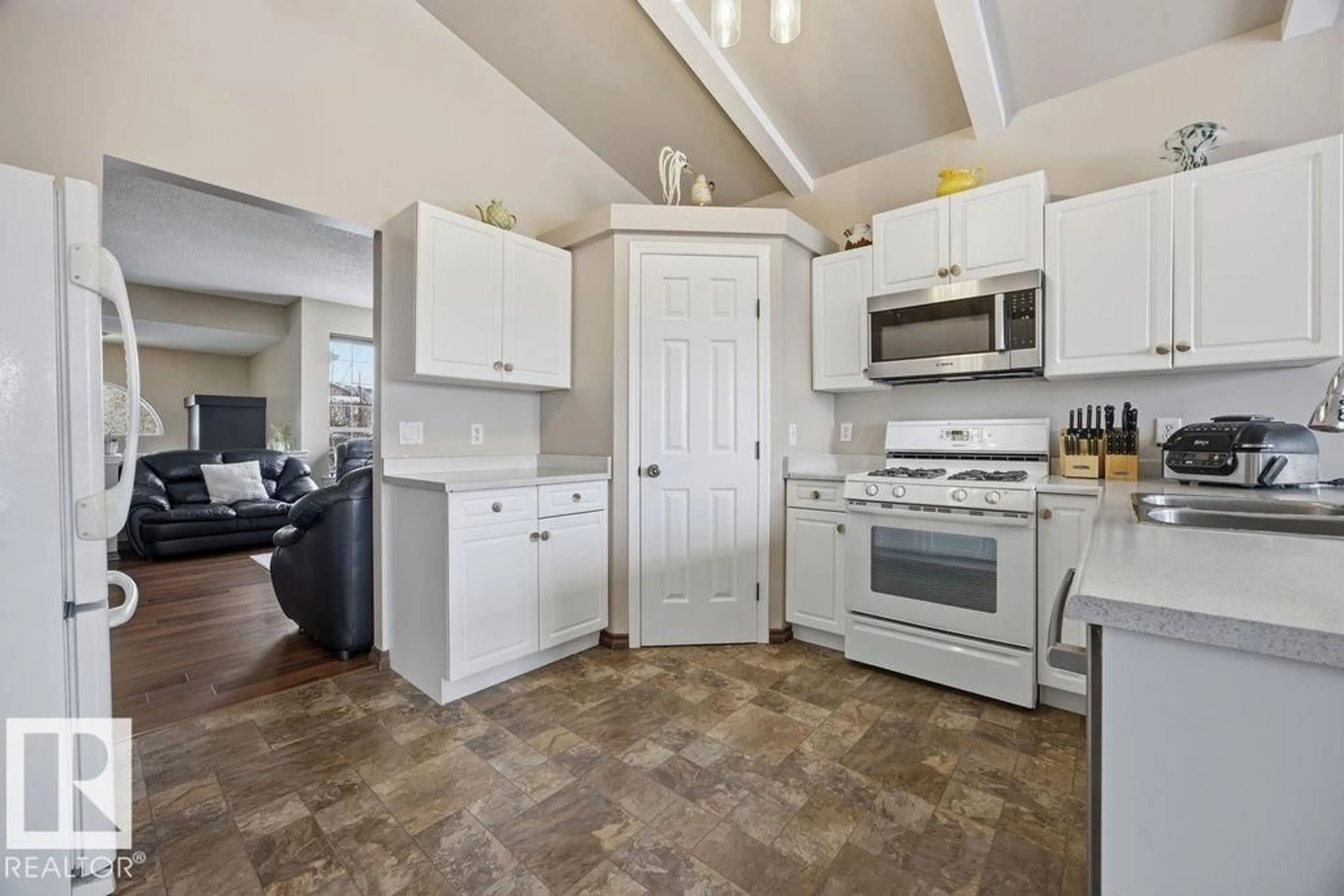 Open concept kitchen, ceramic/tile floor for NW - 9007 166 AV, Edmonton Alberta T5Z3H5