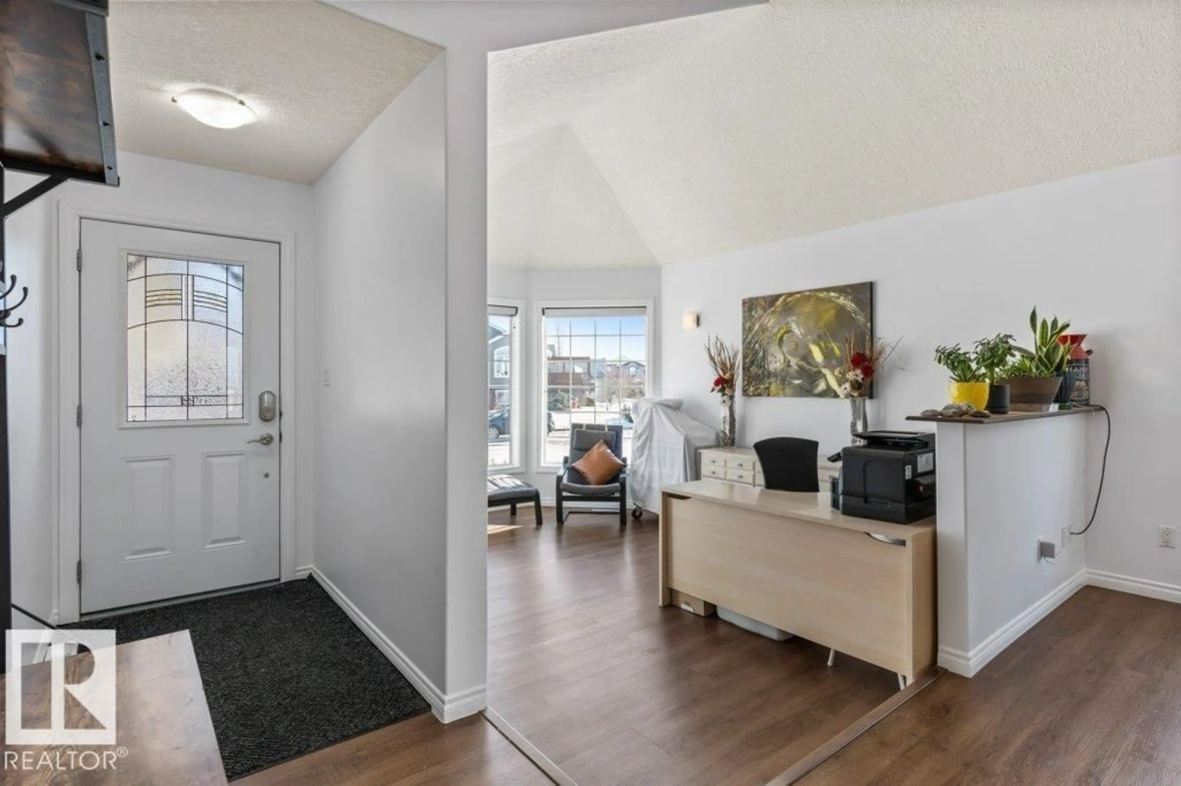 Indoor entryway for 7908 97 ST, Morinville Alberta T8R1W1