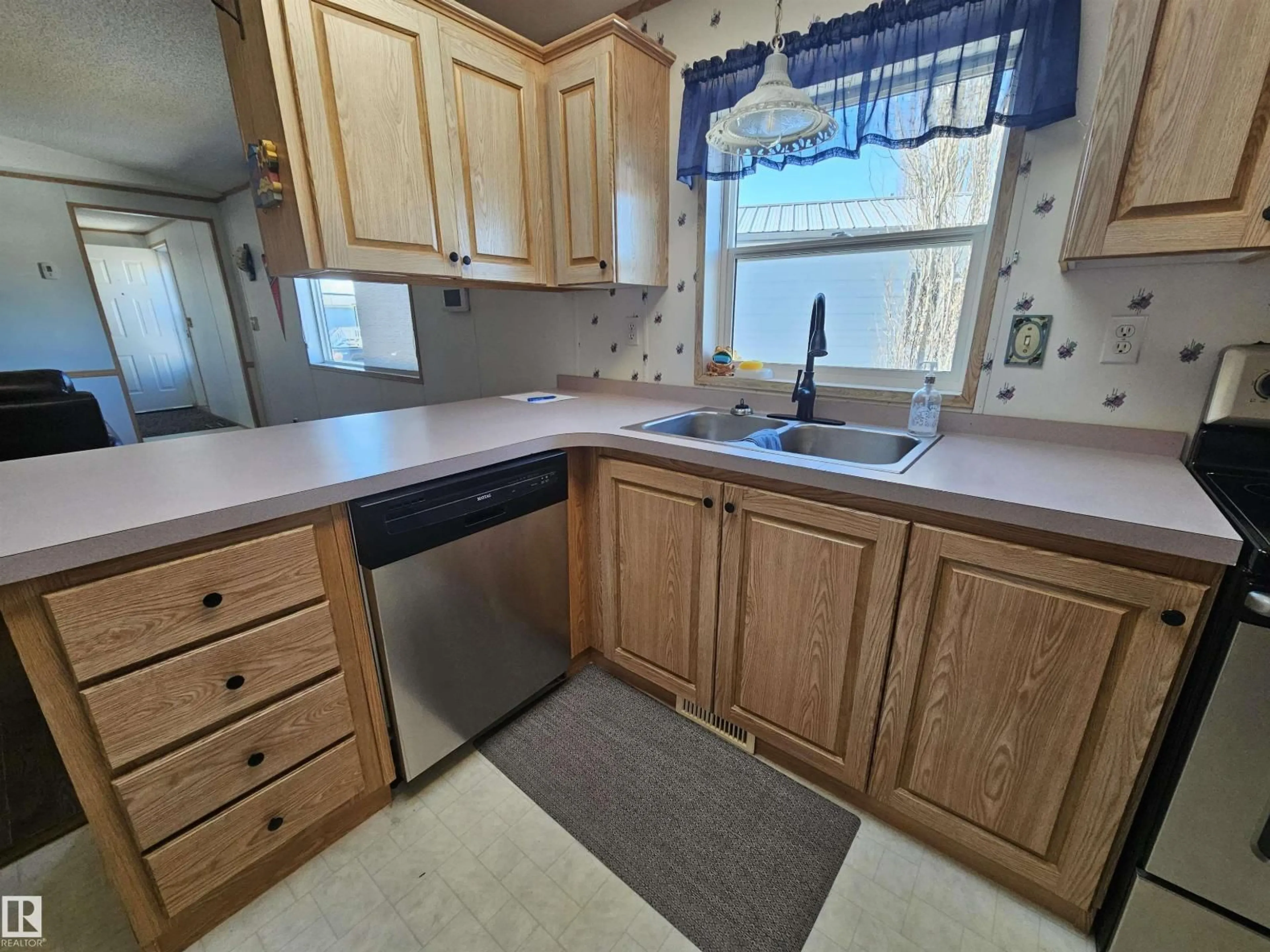 Standard kitchen, unknown for 94 - 4819 51 AVE, Millet Alberta T0C1Z0