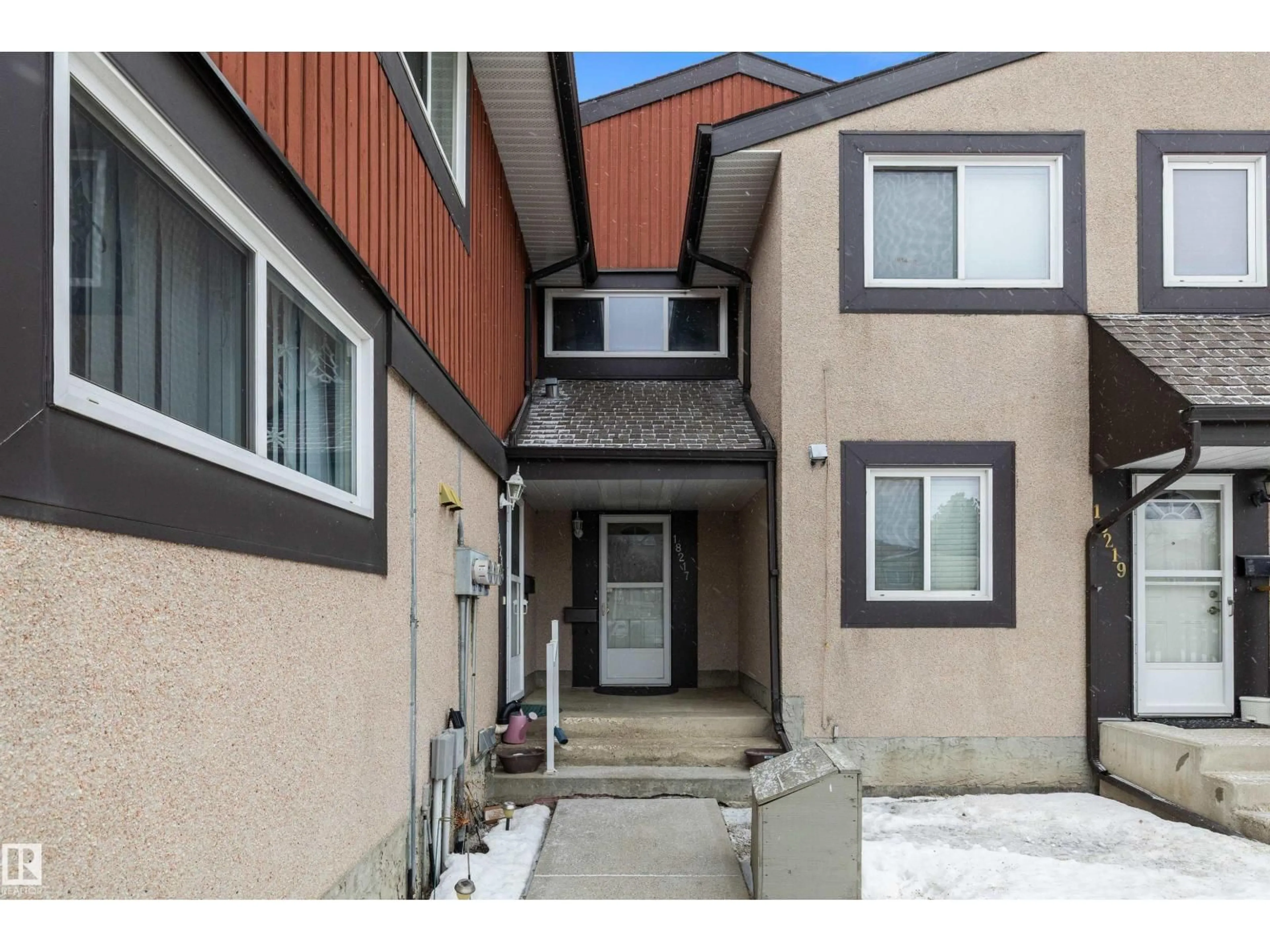 Unknown for 18217 84 AV, Edmonton Alberta T5T1T7