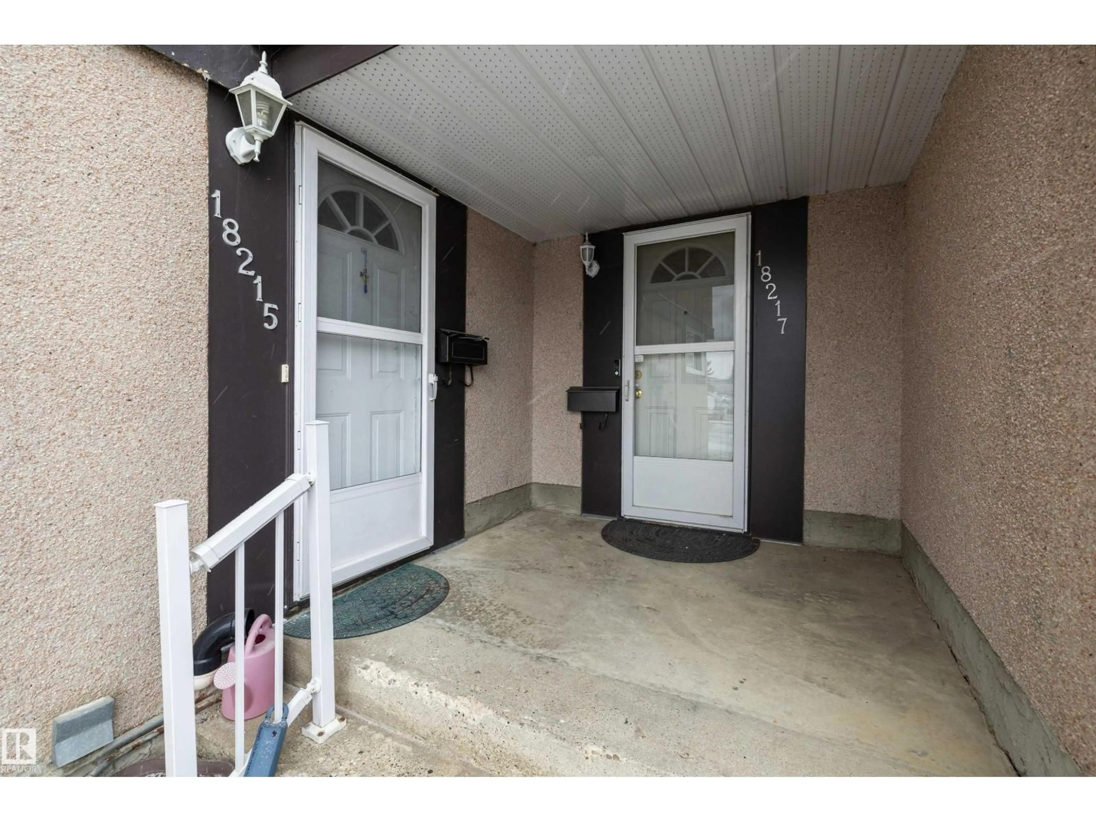 Unknown for 18217 84 AV, Edmonton Alberta T5T1T7