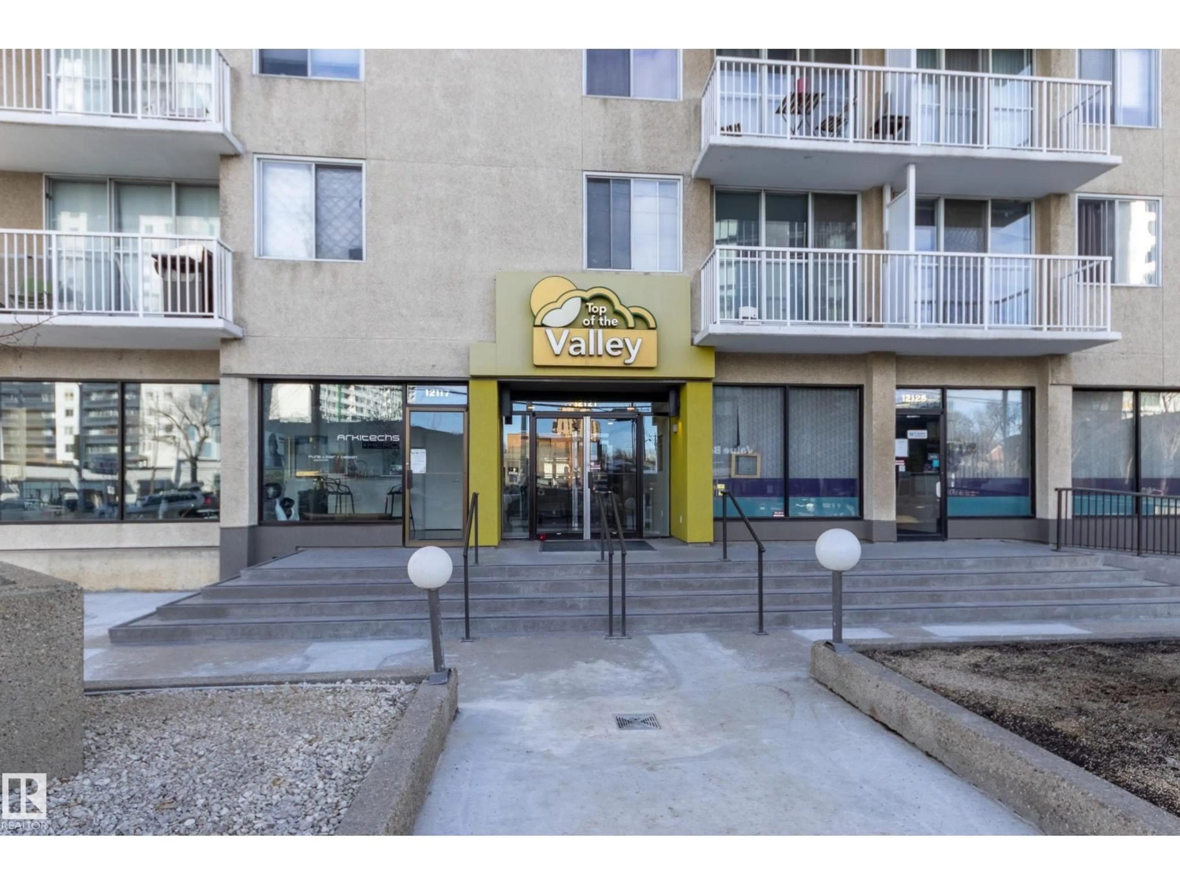 Indoor foyer for #306 - 12121 JASPER AV, Edmonton Alberta T5N3X7