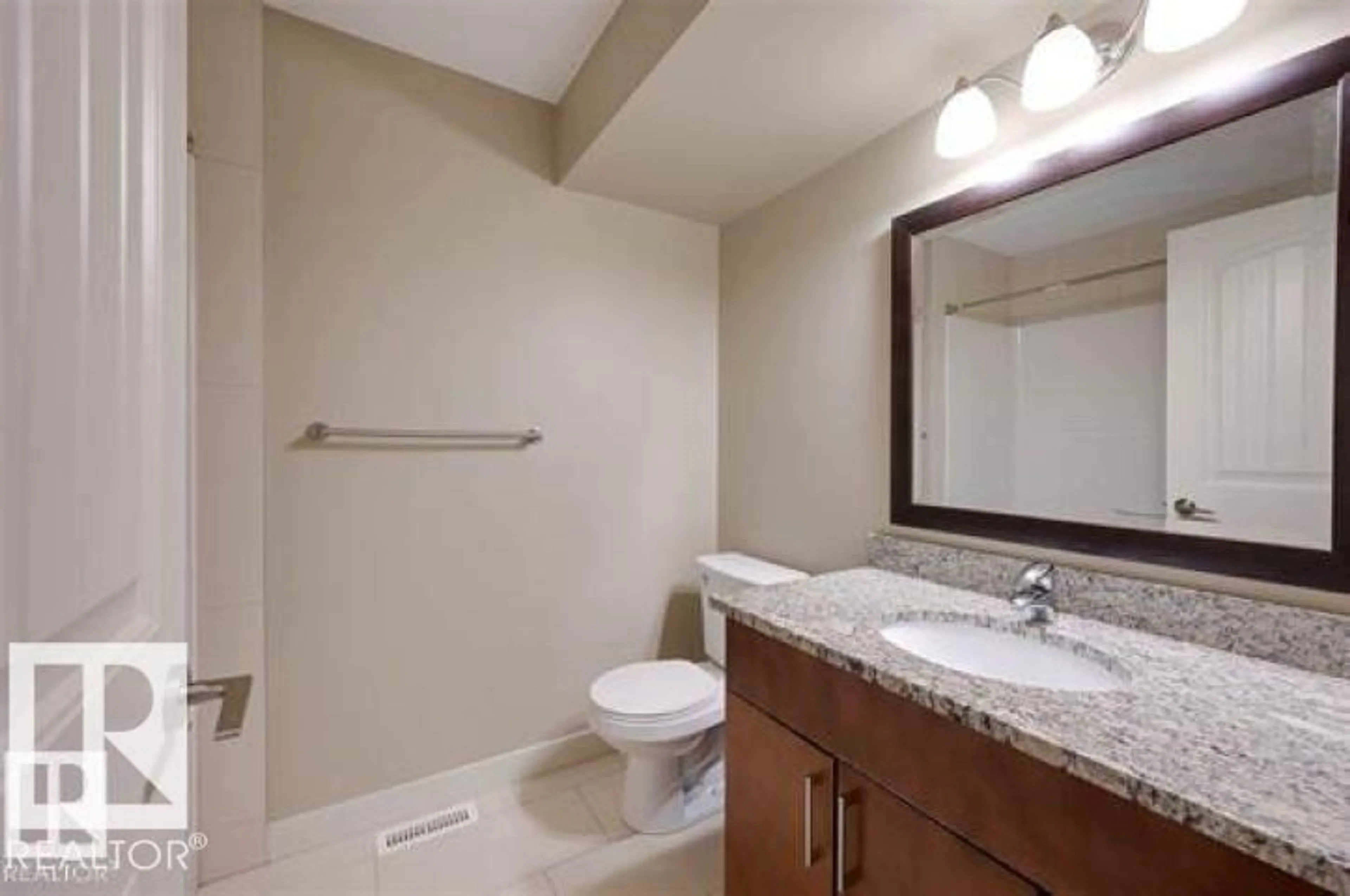 Standard bathroom, unknown for 1621 CUNNINGHAM WY, Edmonton Alberta T6W0V8