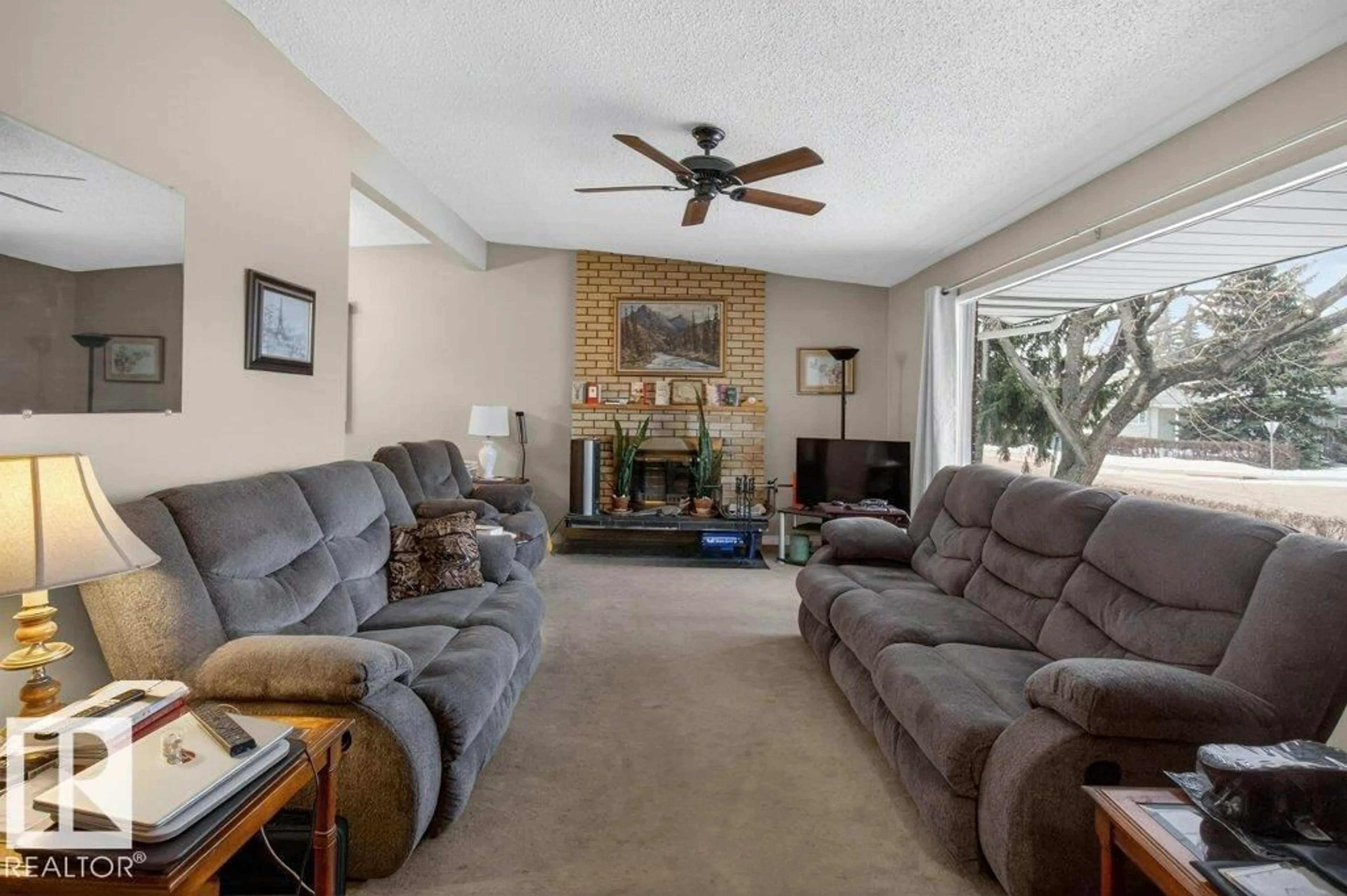 Living room with furniture, unknown for 73 STARLING DR, Sherwood Park Alberta T8A3L9