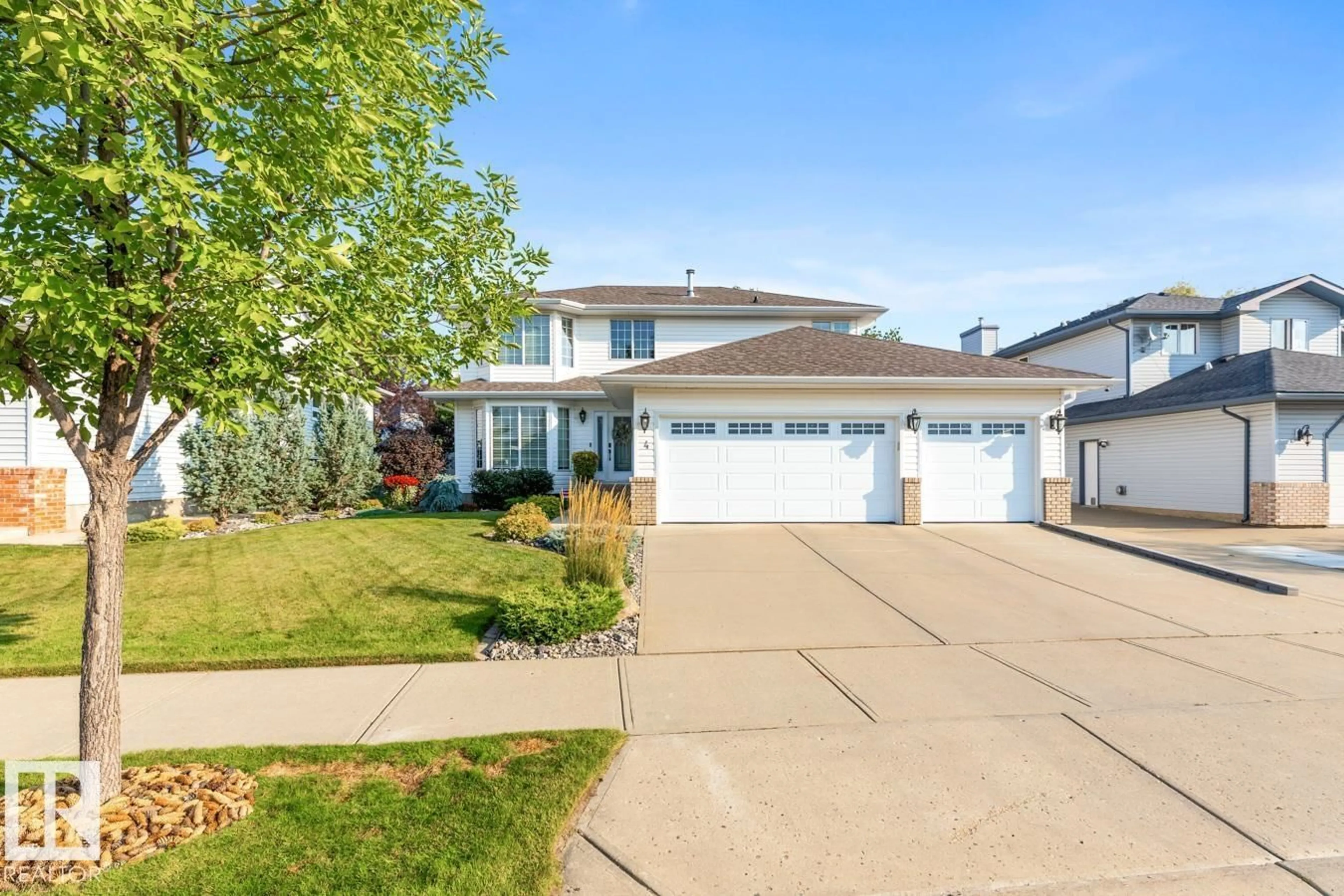 Home with vinyl exterior material, street for 4 HARMONY PL, Sherwood Park Alberta T8A5R6