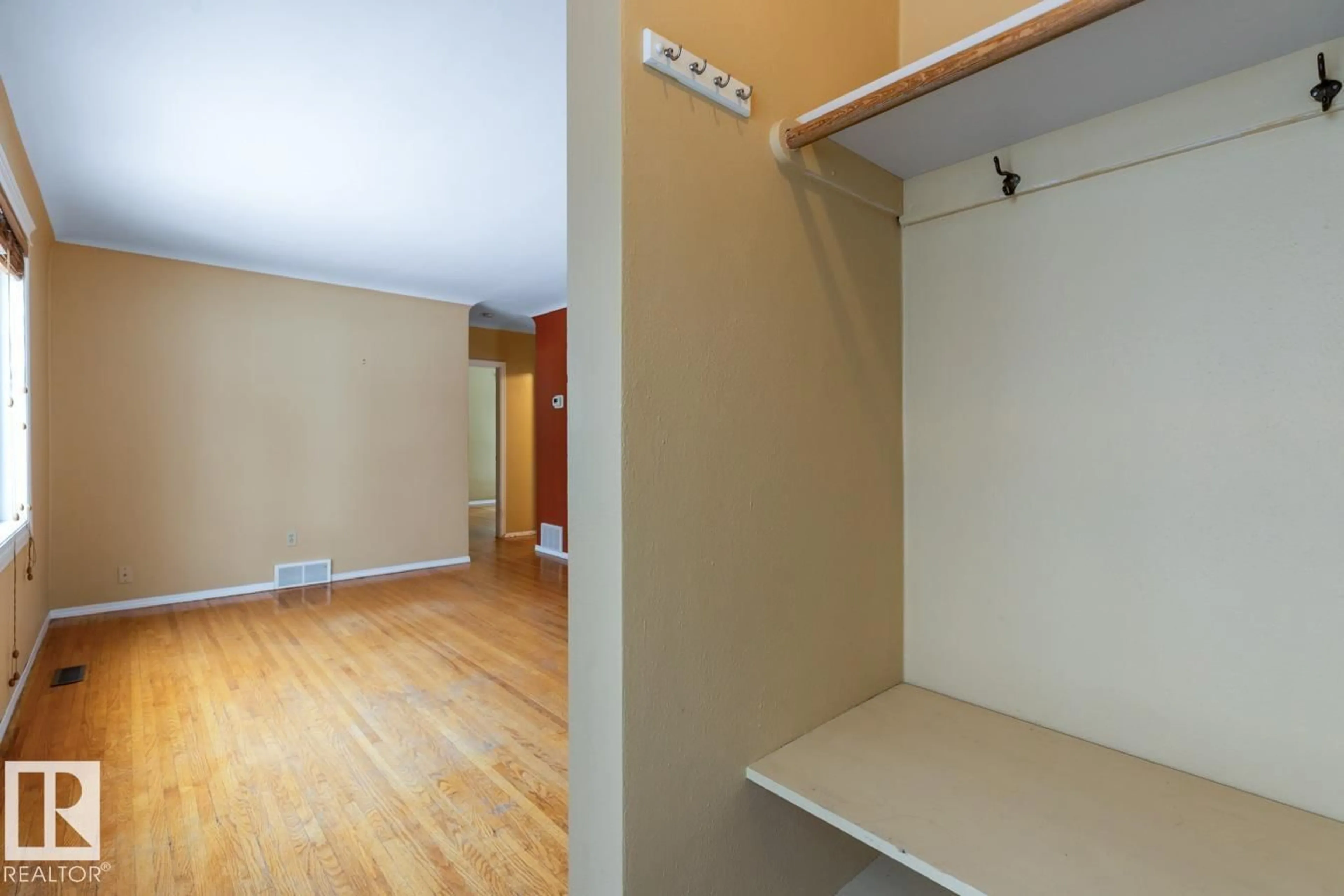 Unknown for 9277 86 ST, Edmonton Alberta T6C3E7