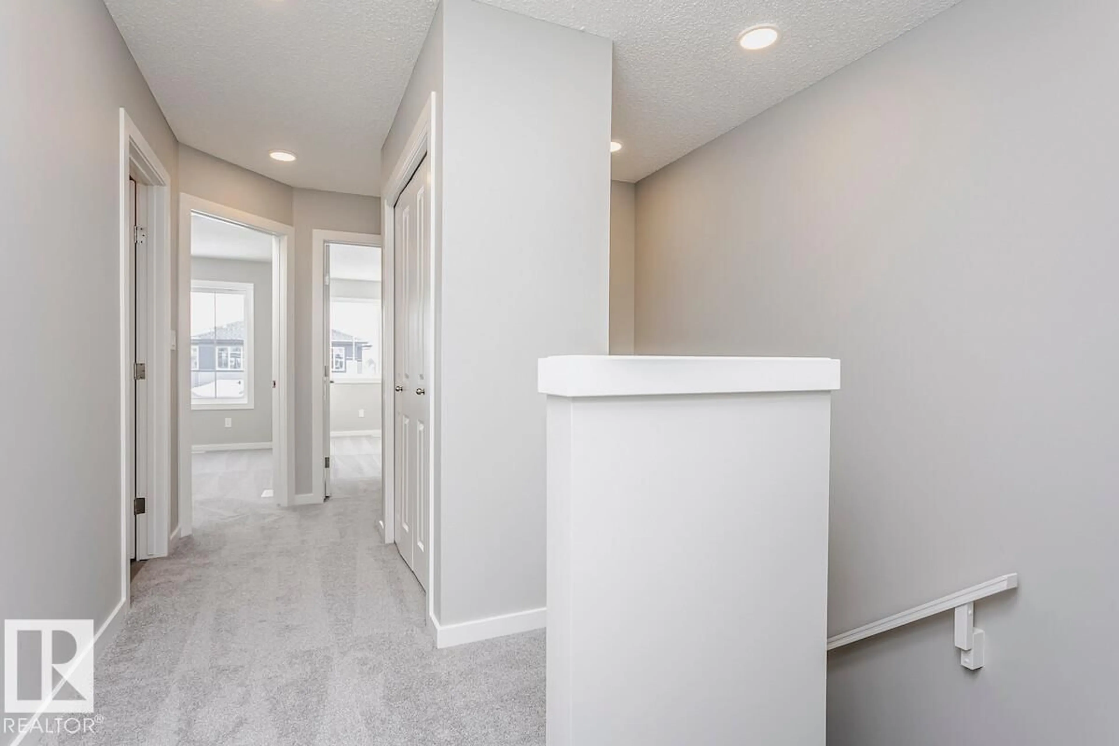 Indoor entryway for 414 26 ST, Edmonton Alberta T6X3J1