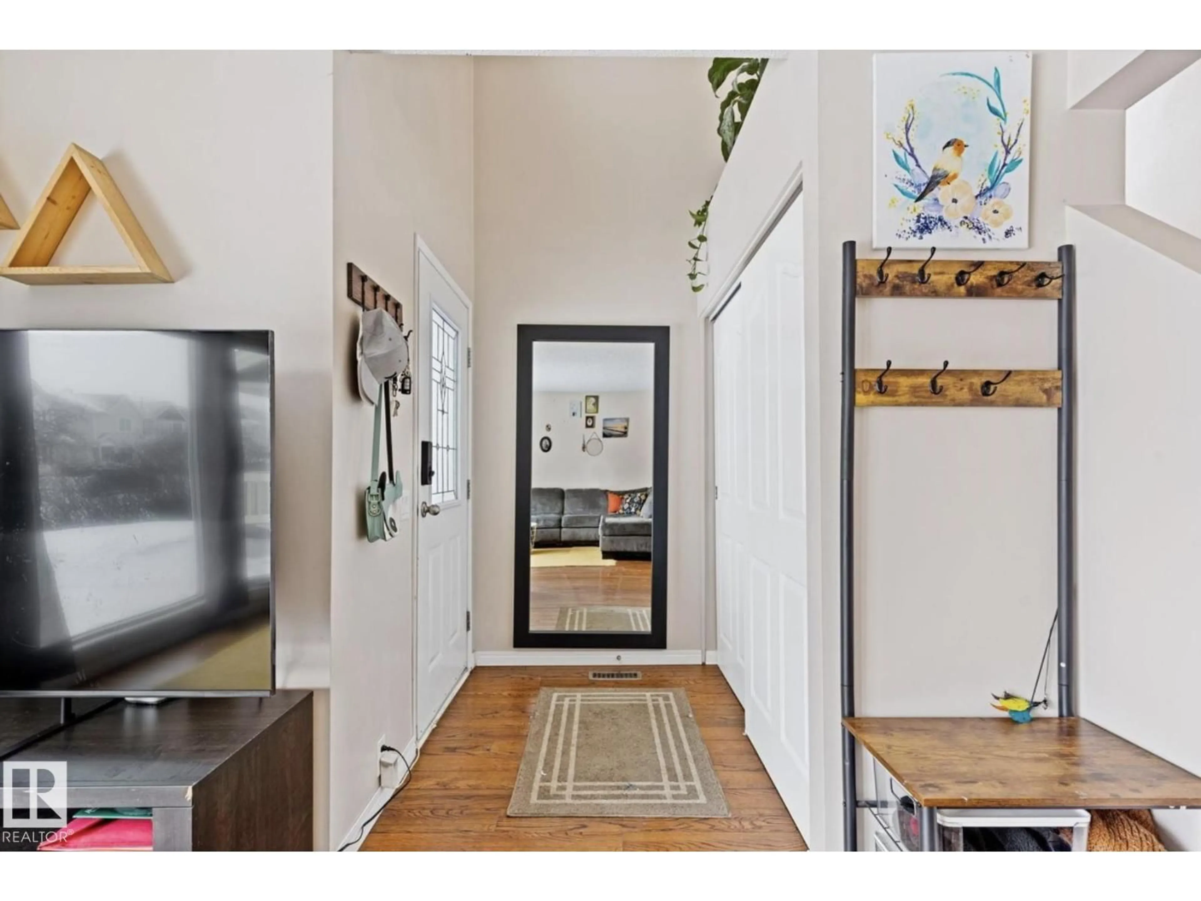 Indoor entryway for 263 VANTAGE LANE, Sherwood Park Alberta T8A4J3