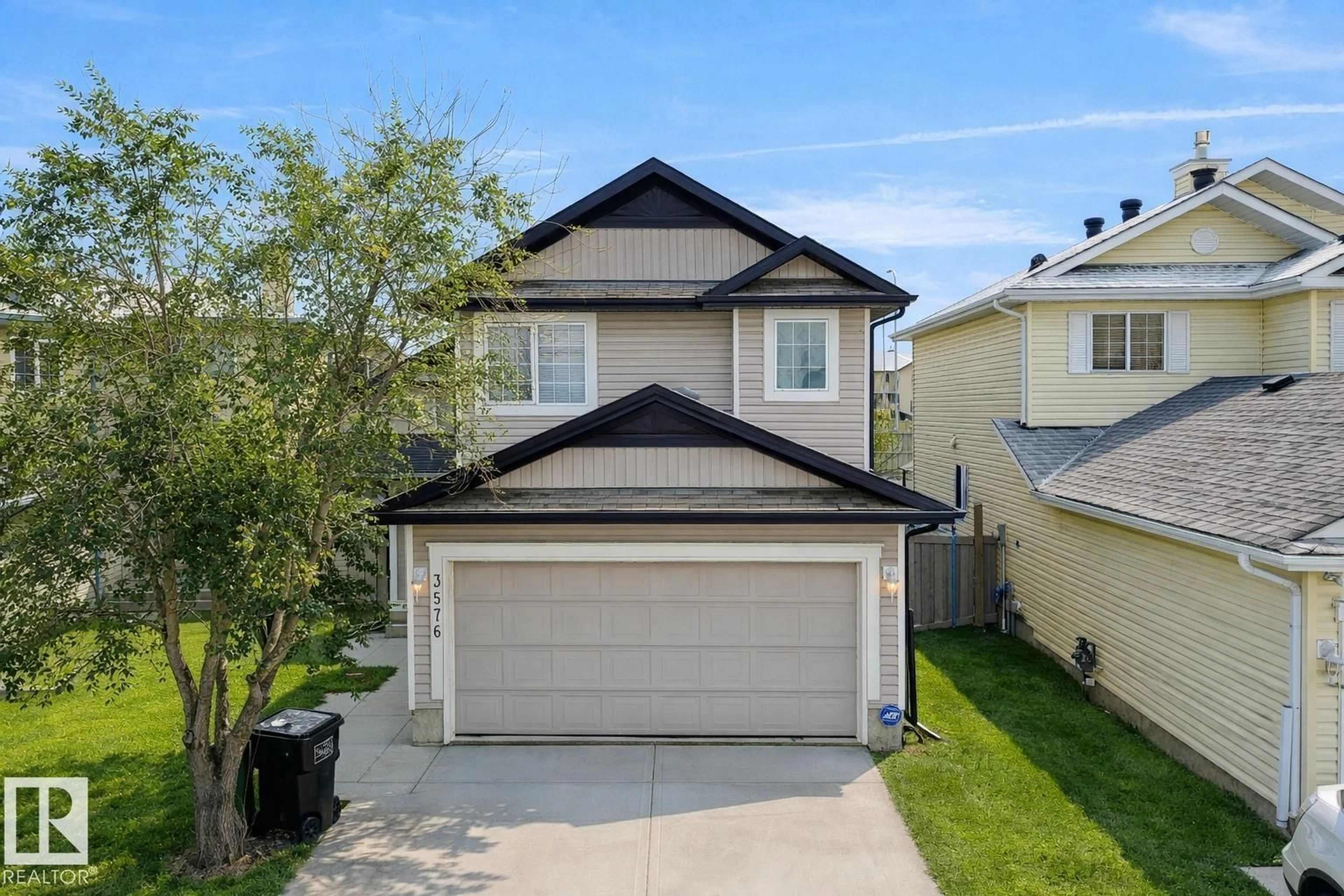 A pic from outside/outdoor area/front of a property/back of a property/a pic from drone, street for 3576 MCLEAN CR, Edmonton Alberta T6W1M4