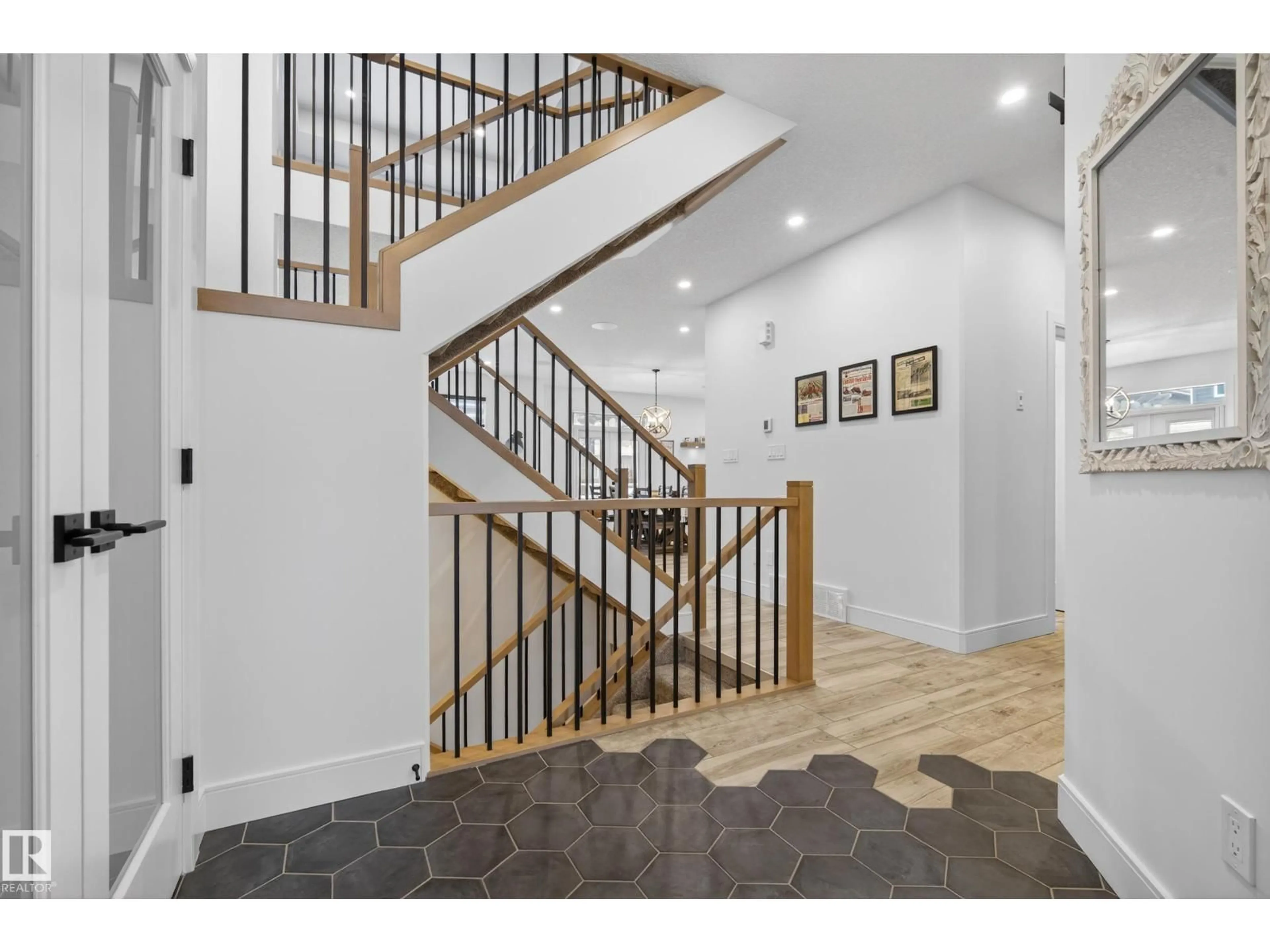 Unknown for 4470 SUZANNA CR, Edmonton Alberta T6X0Y5