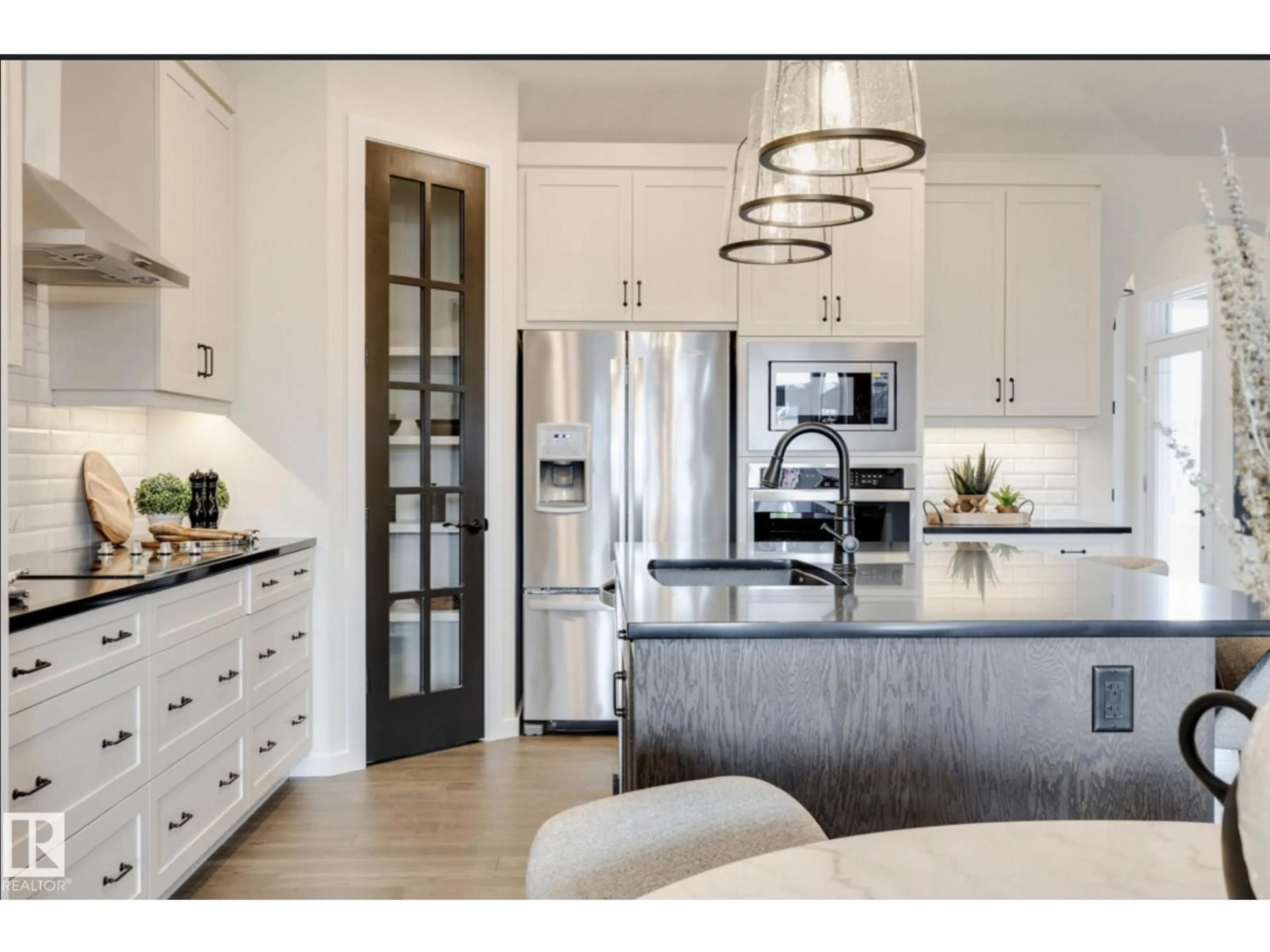 Contemporary kitchen, unknown for 104 REDPOLL WD, St. Albert Alberta T8N7X3