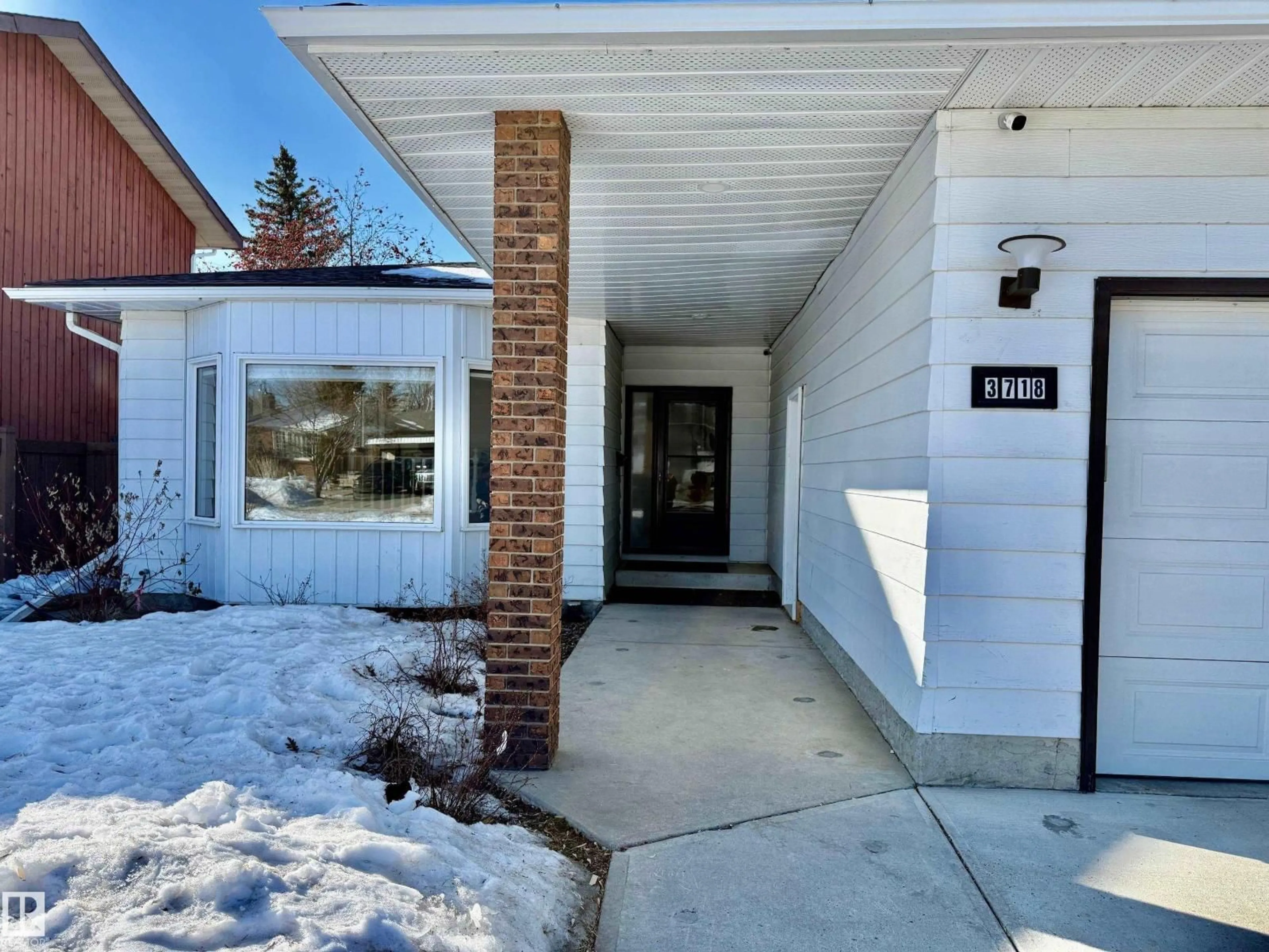 Indoor entryway for NW - 3718 103B ST, Edmonton Alberta T6J2X9