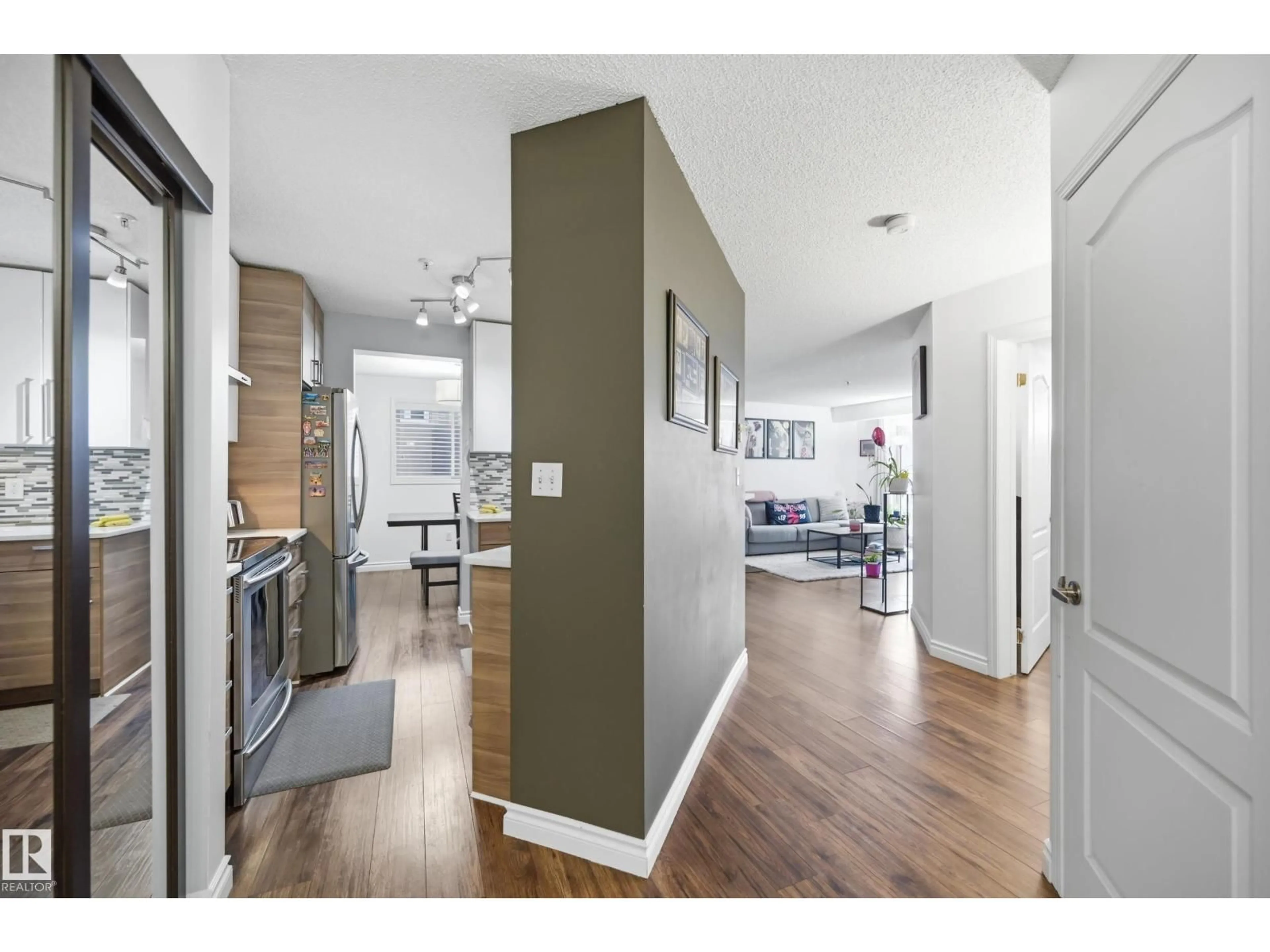 Indoor entryway for #110 - 10153 117 ST, Edmonton Alberta T5K1X5