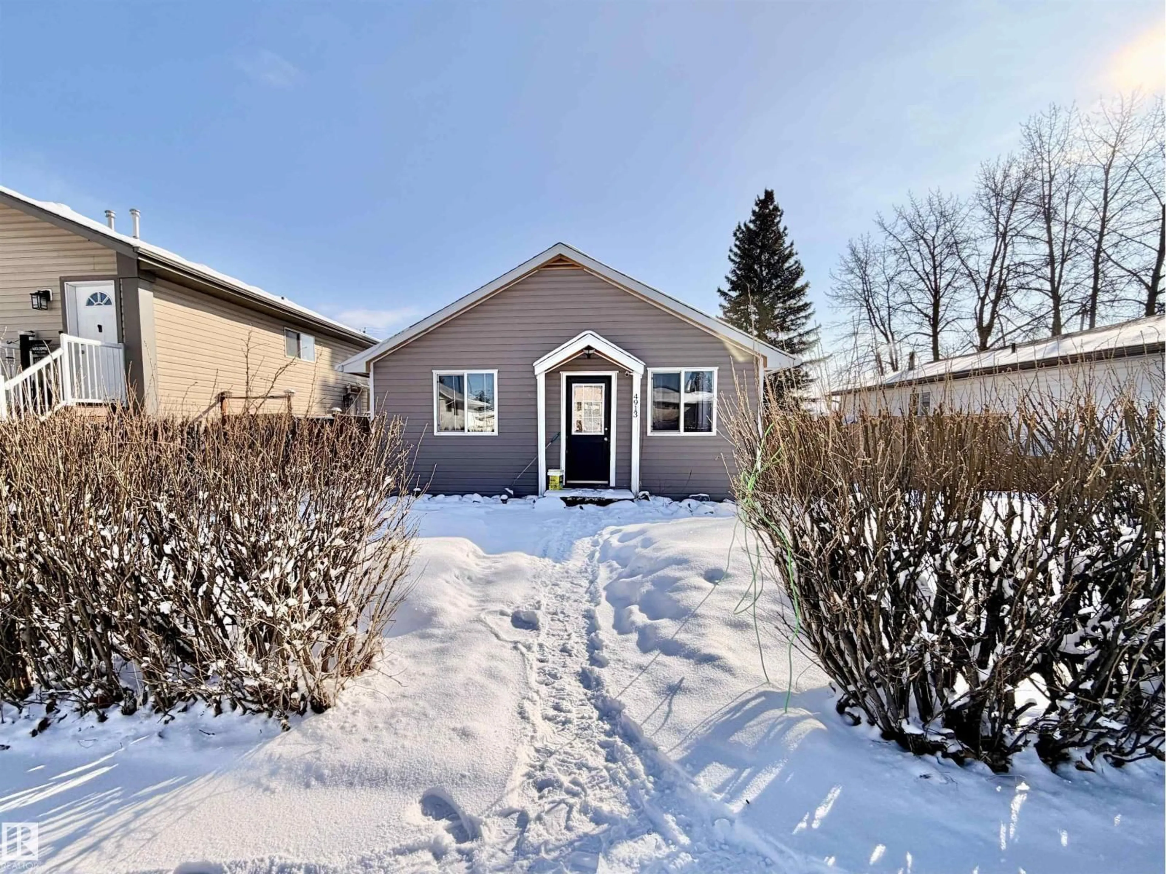 Unknown for 4913 44 ST, Drayton Valley Alberta T7A1H8