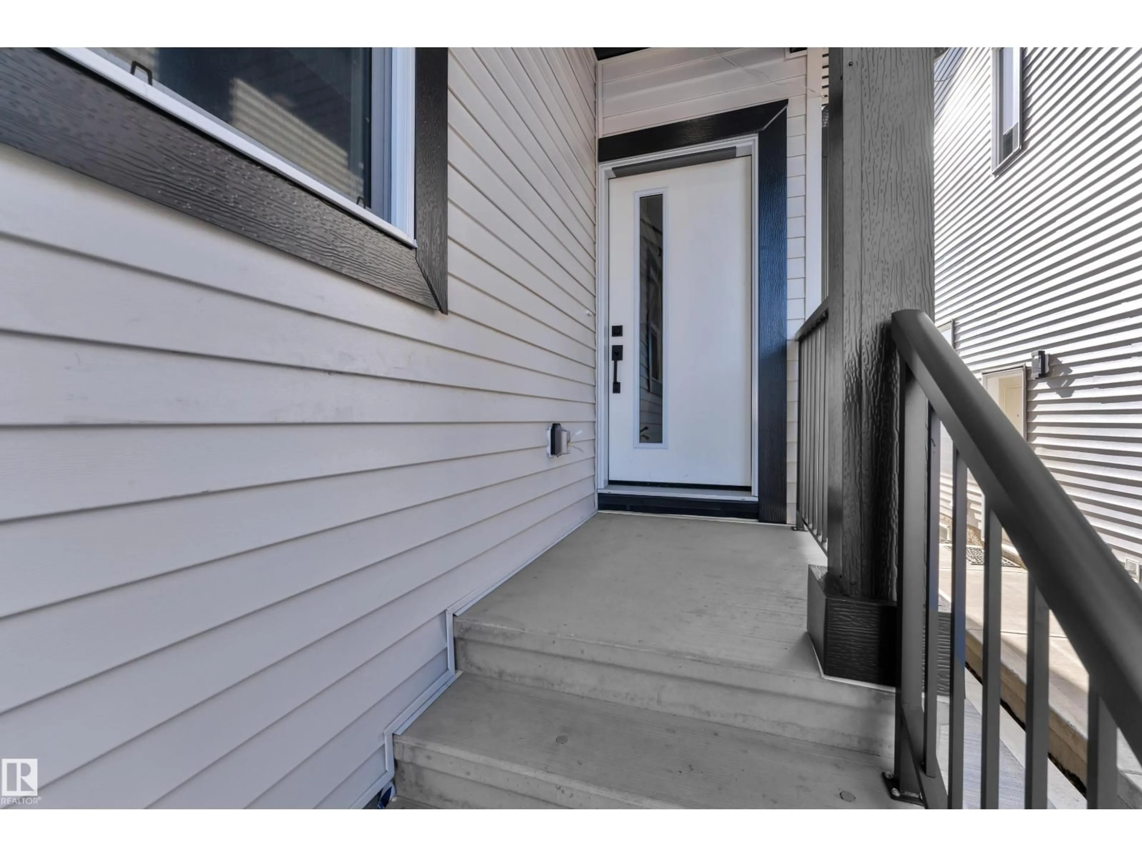 Indoor entryway for 2027 154 AV, Edmonton Alberta T5Y4H5