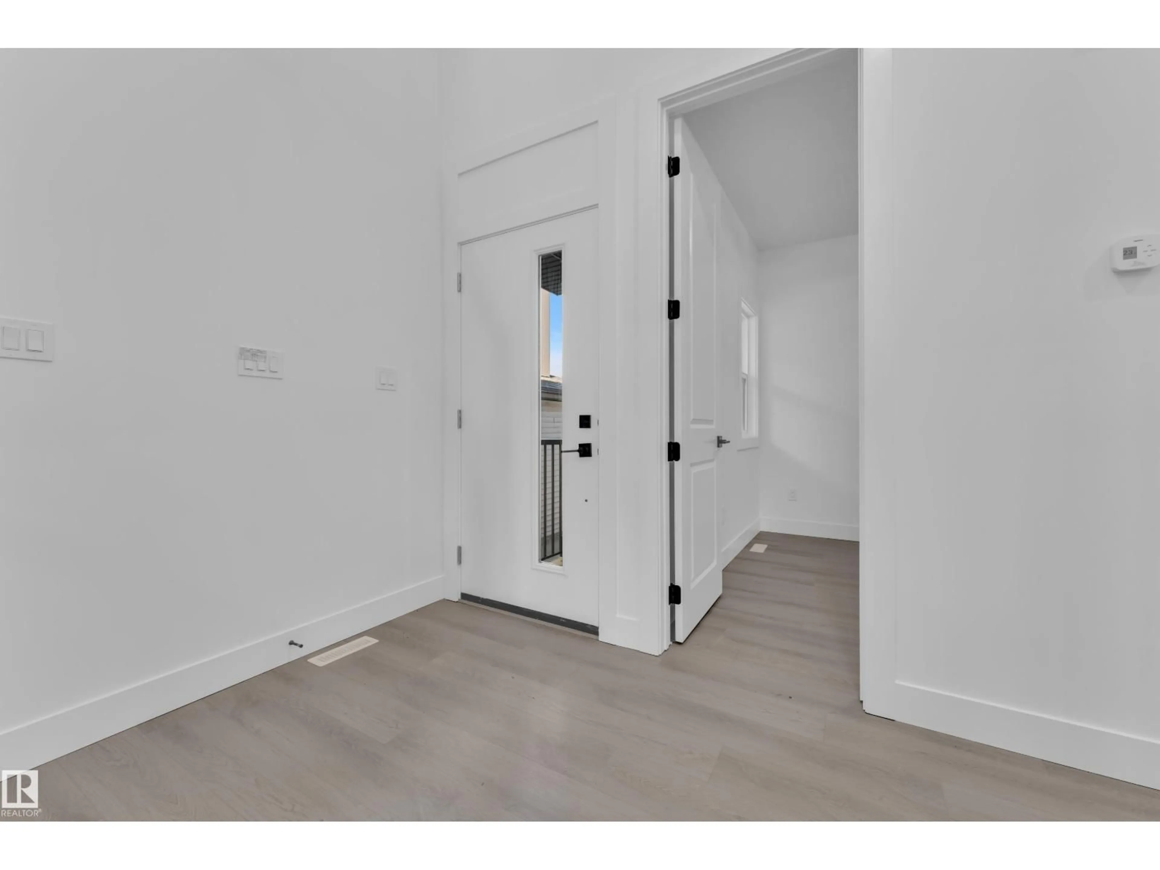 Indoor entryway for 2027 154 AV, Edmonton Alberta T5Y4H5