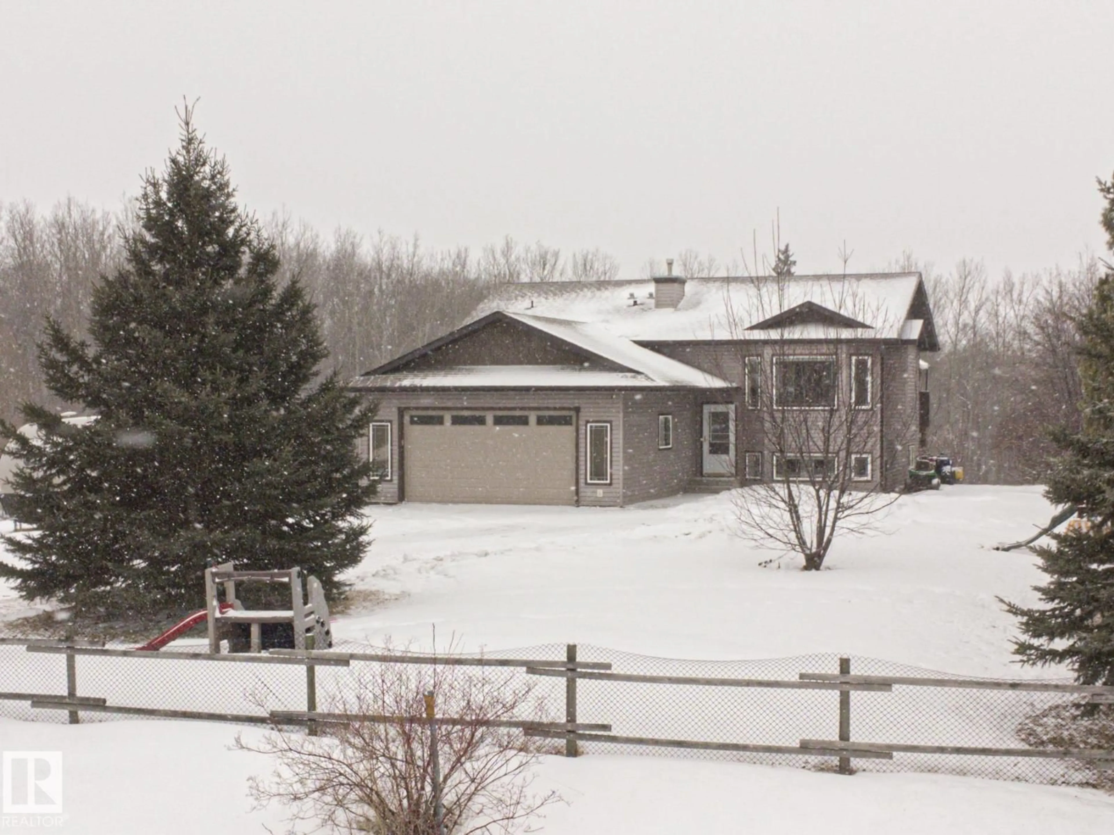 A pic from outside/outdoor area/front of a property/back of a property/a pic from drone, unknown for #123 - 52318 RGE ROAD 25, Rural Parkland County Alberta T7Y2M3
