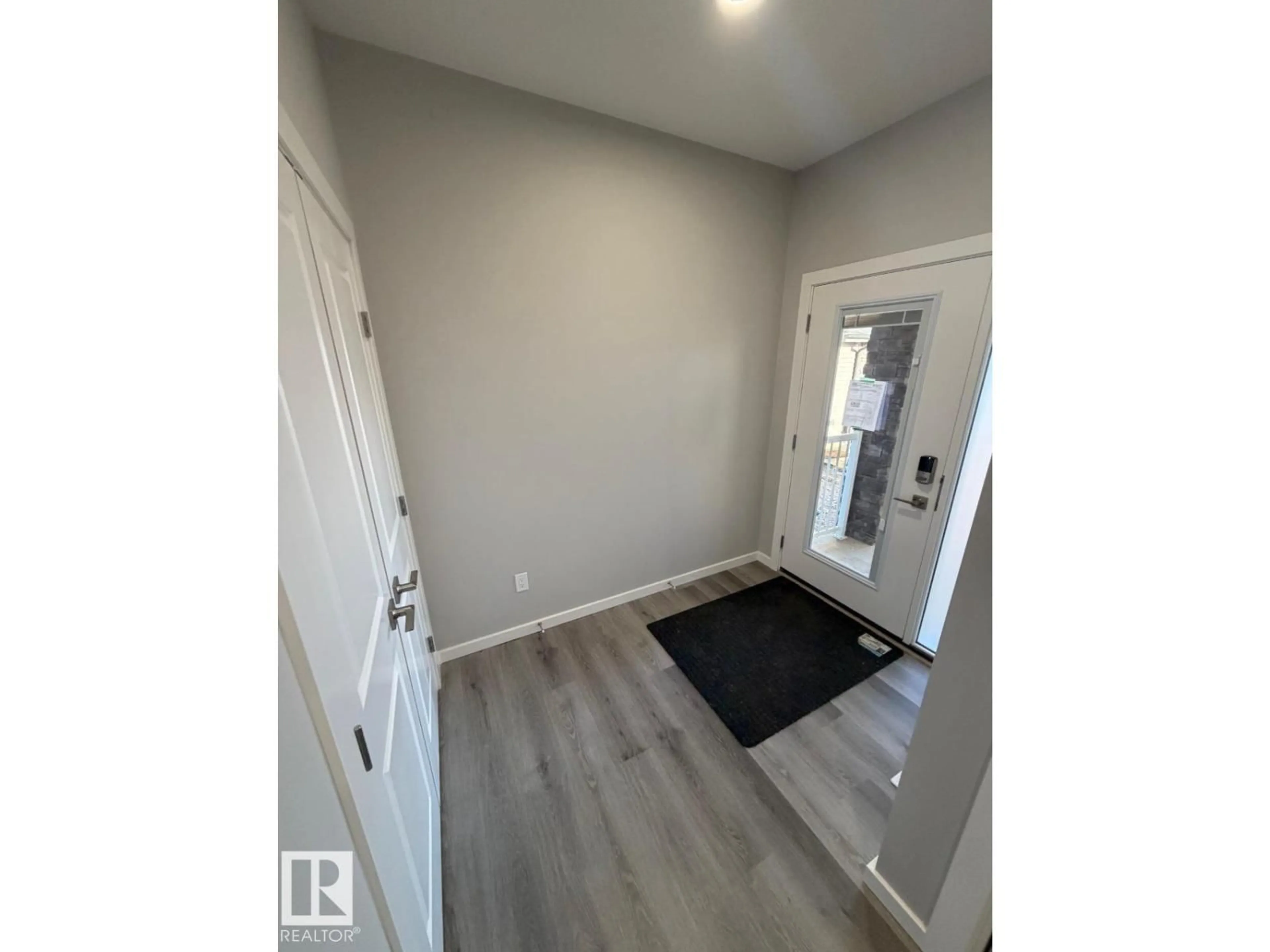 Indoor entryway for 2334 EGRET WY, Edmonton Alberta T6M3G8