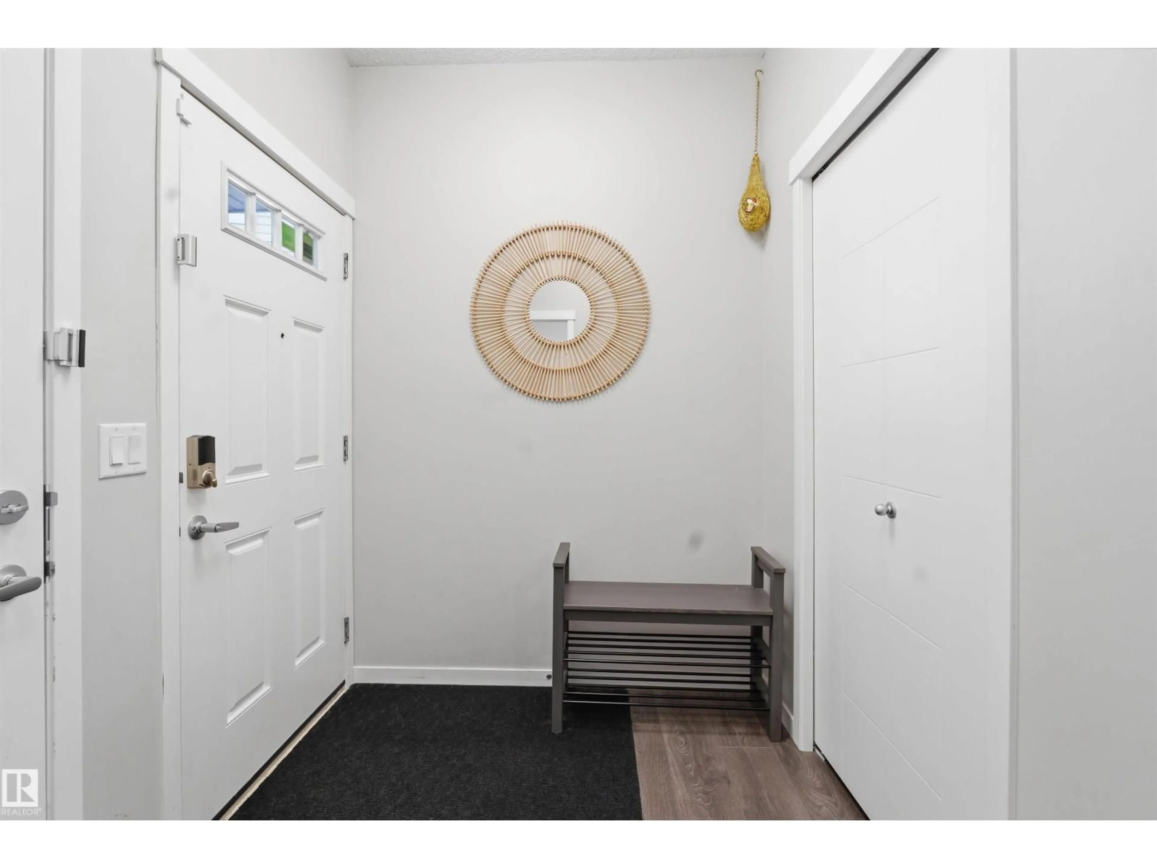 Indoor entryway for 5112 ANDISON CL, Edmonton Alberta T6W3Z1