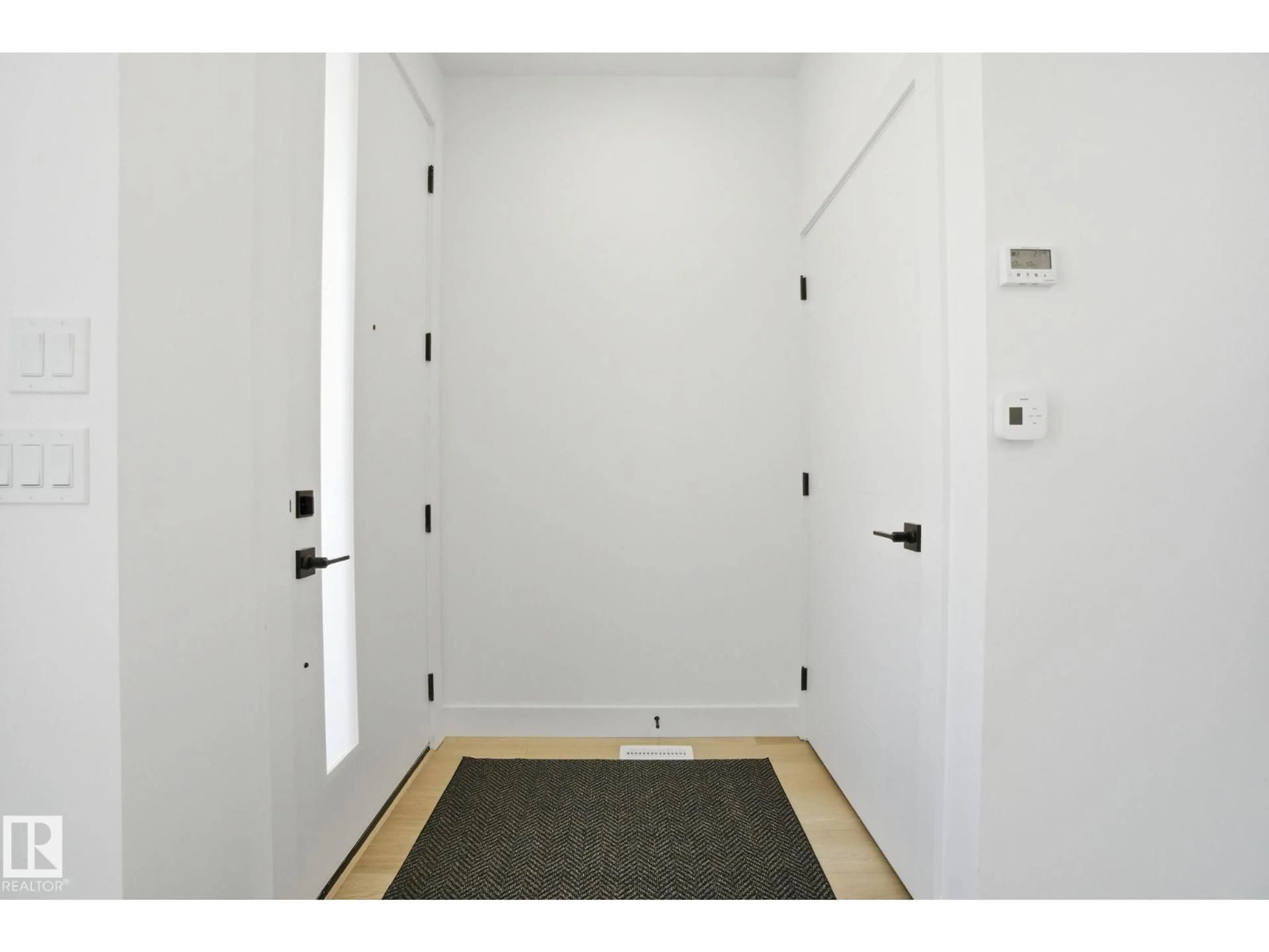 Unknown for 7605 92 AV, Edmonton Alberta T6C1R3