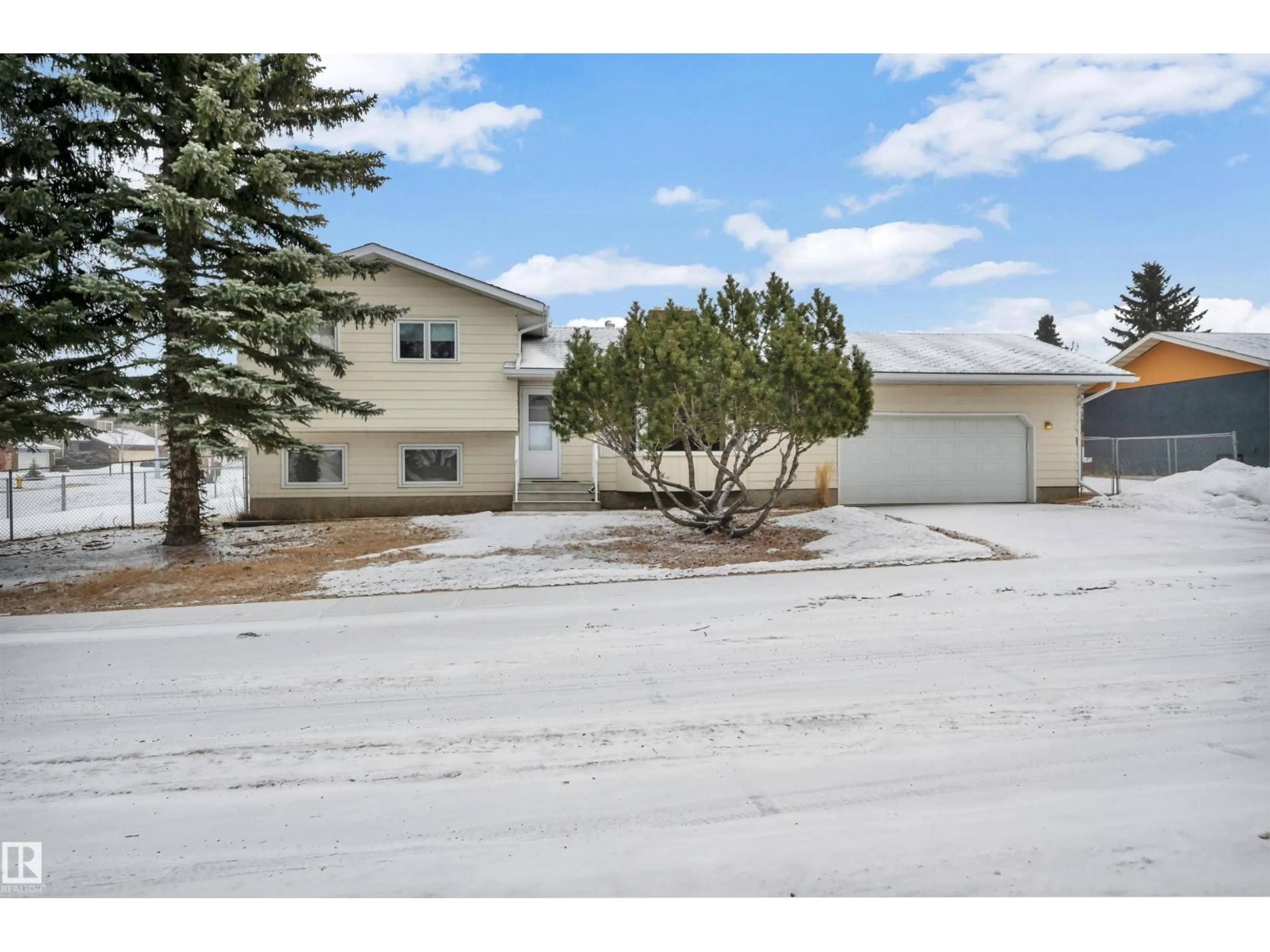 Unknown for 39 WOODSTOCK DR, Sherwood Park Alberta T8A4C4