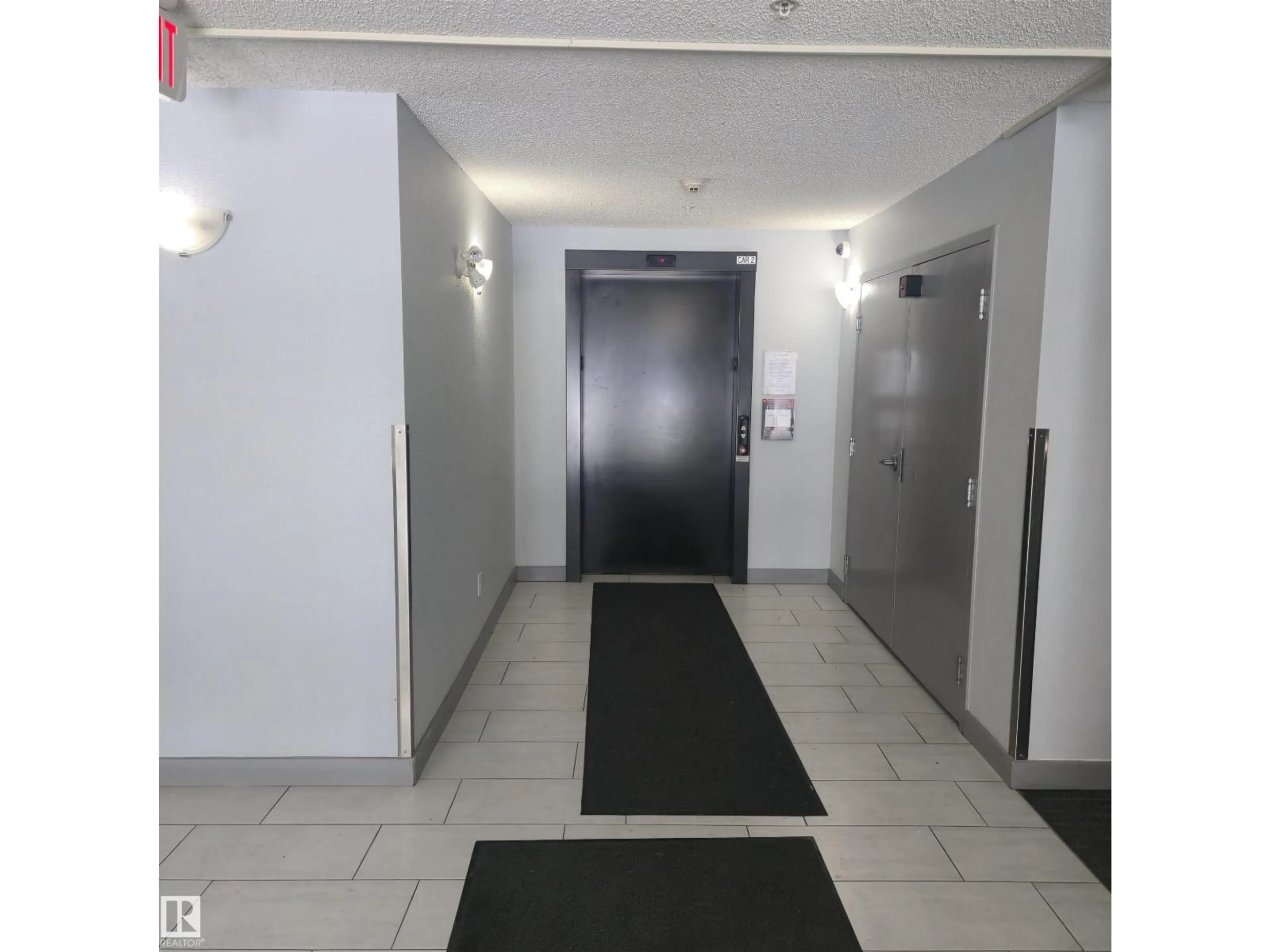 Indoor foyer for #112 - 11812 22 AV SW, Edmonton Alberta T6W2A2