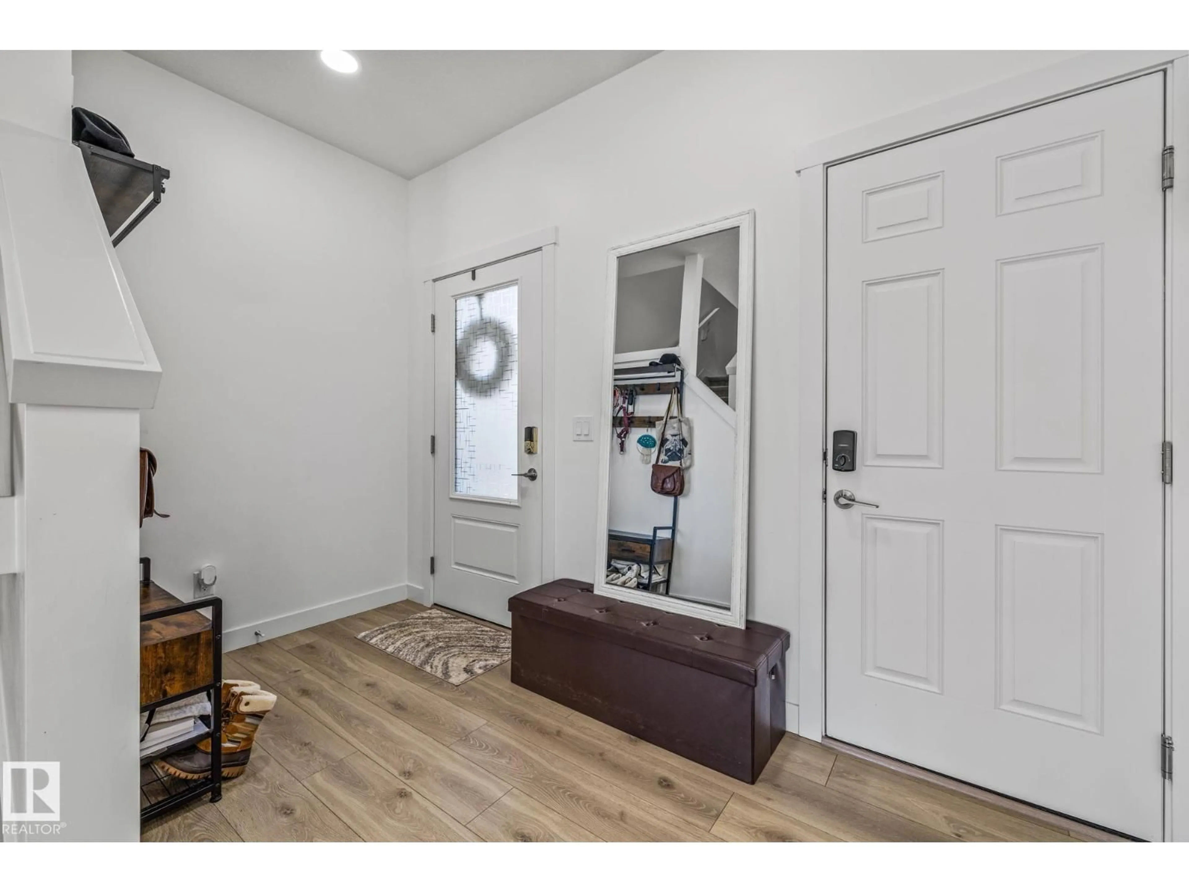 Indoor entryway for 109 ELM ST, Fort Saskatchewan Alberta T6M1M2