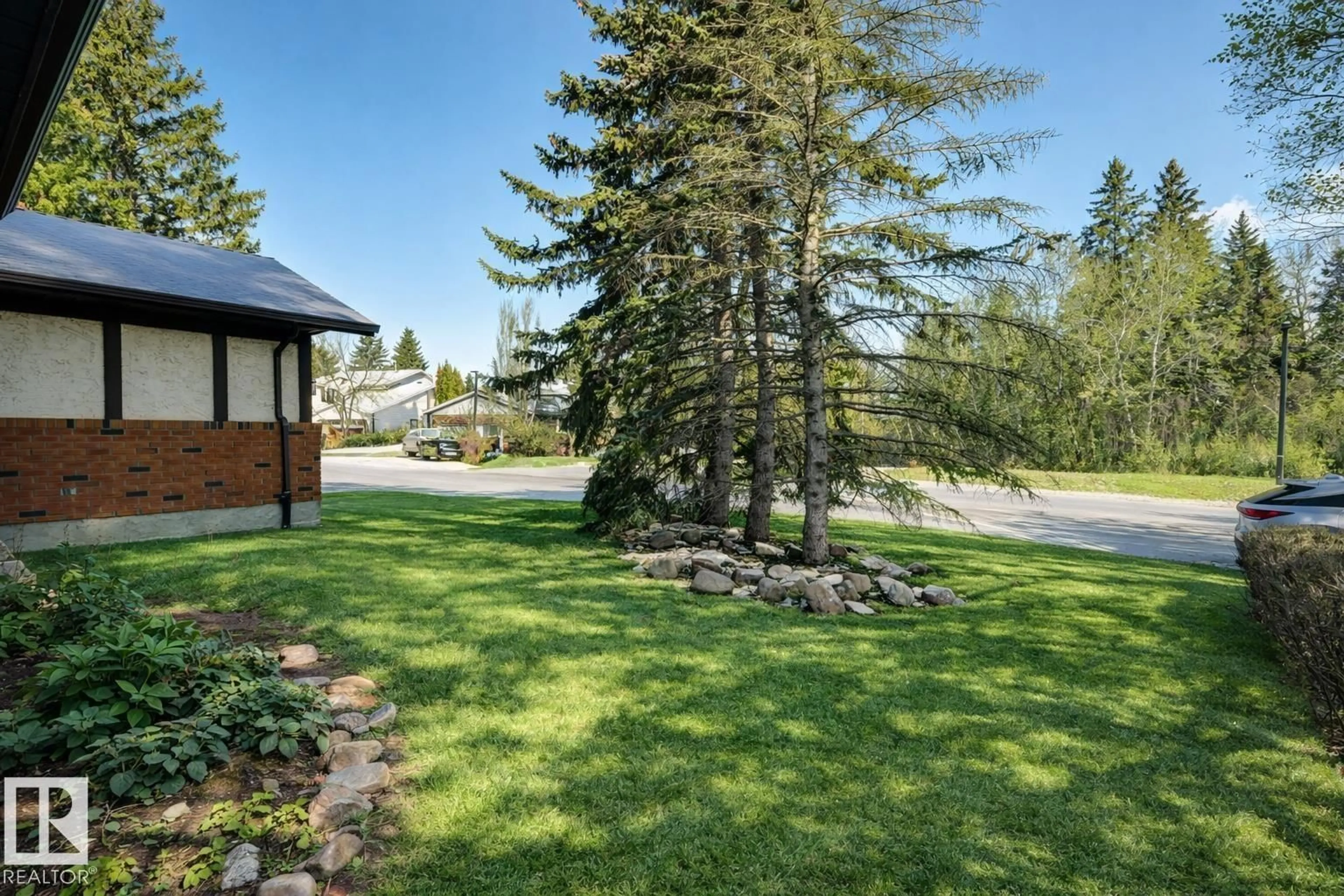 Patio, mountain view for 71 WAKINA DR, Edmonton Alberta T5T2X4