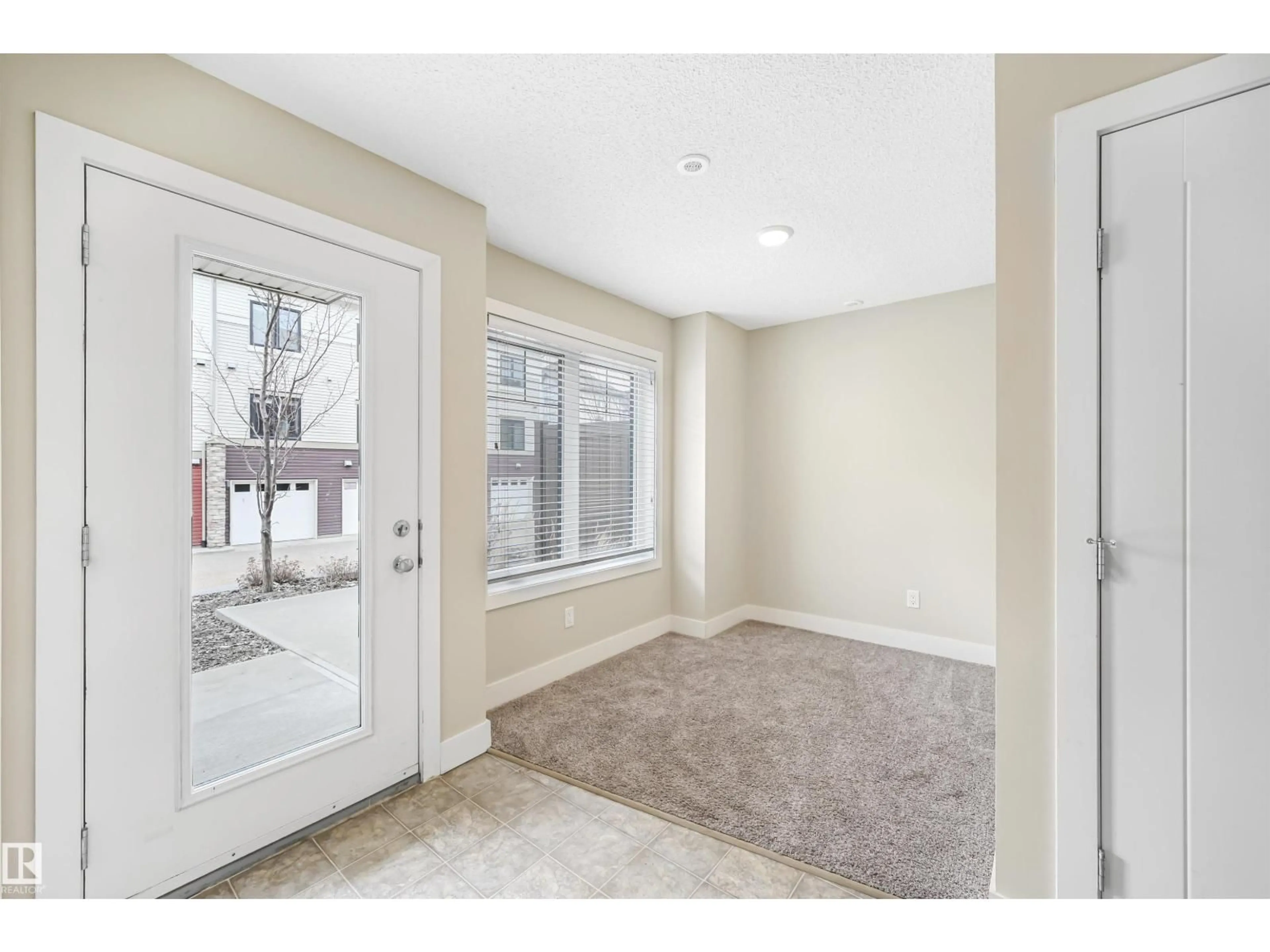Indoor entryway for #102 - 804 WELSH DR, Edmonton Alberta T6X1Y8
