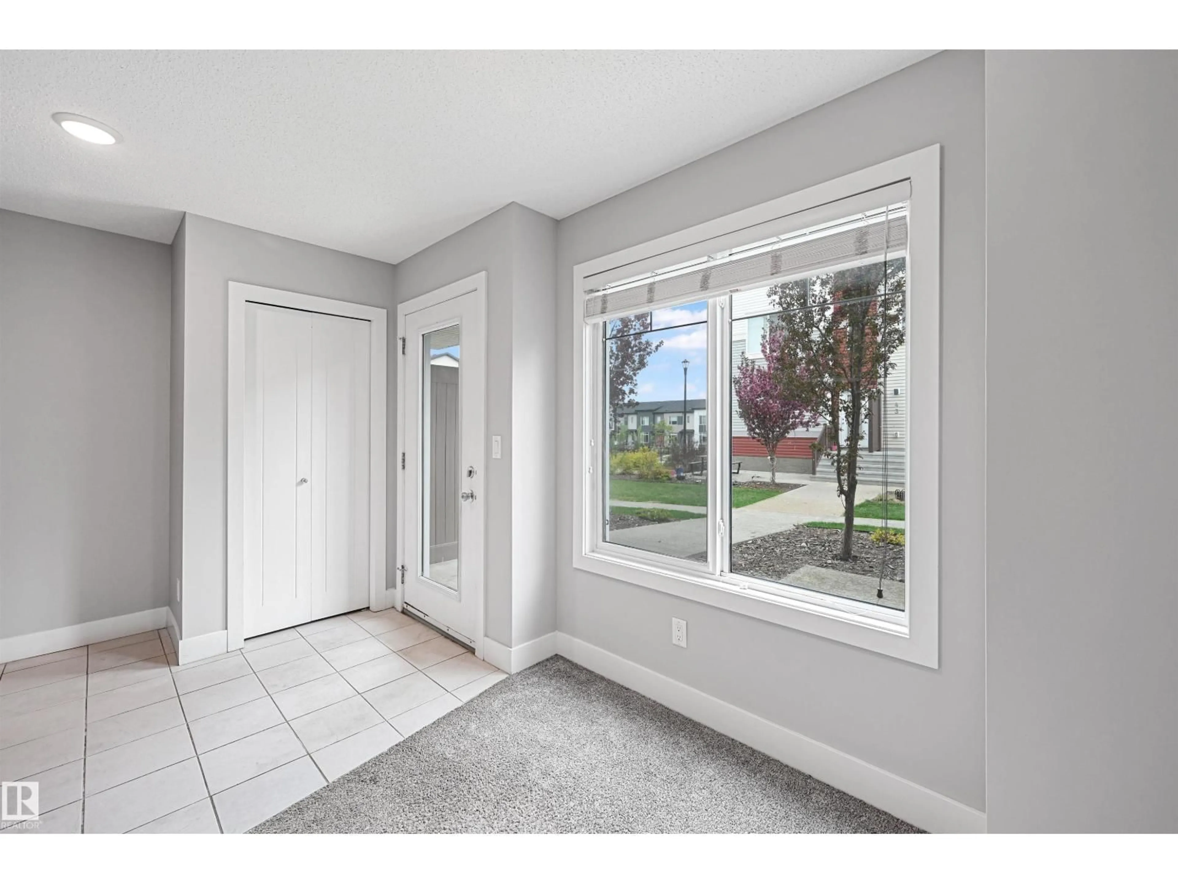 Indoor entryway for #30 - 804 WELSH DR, Edmonton Alberta T6X1Y8