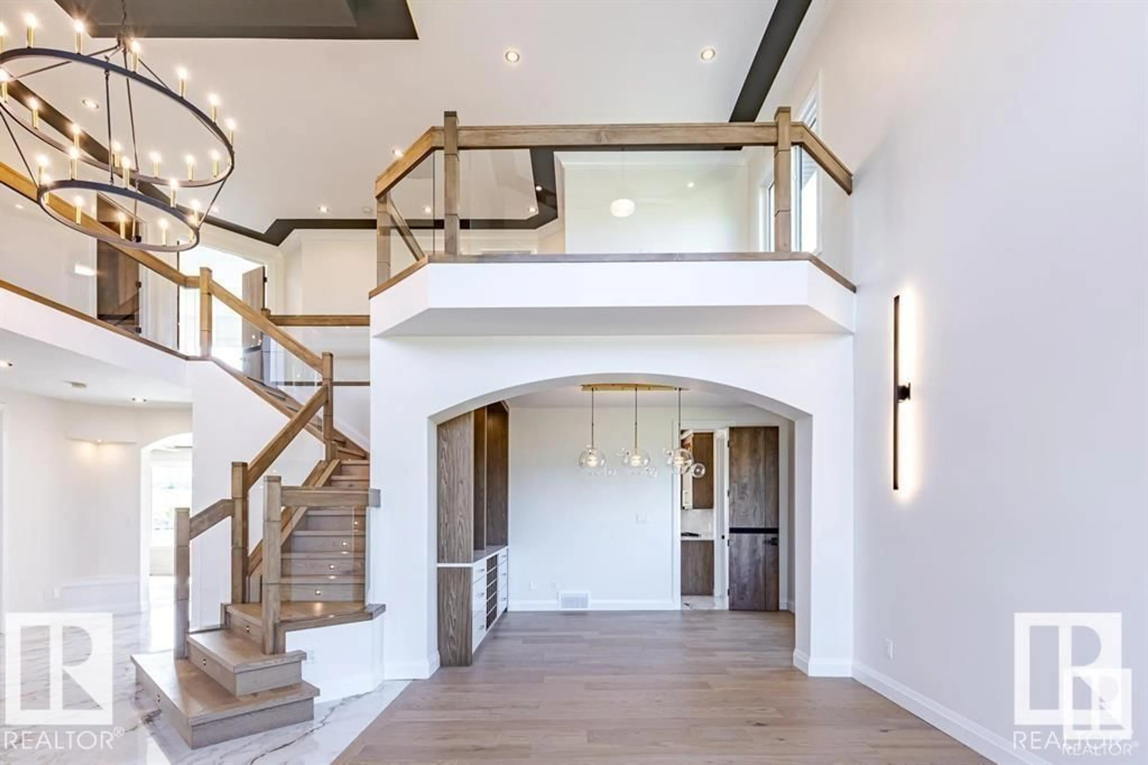 Indoor entryway for 34 26409 TWP RD 532A, Rural Parkland County Alberta T7X0W7