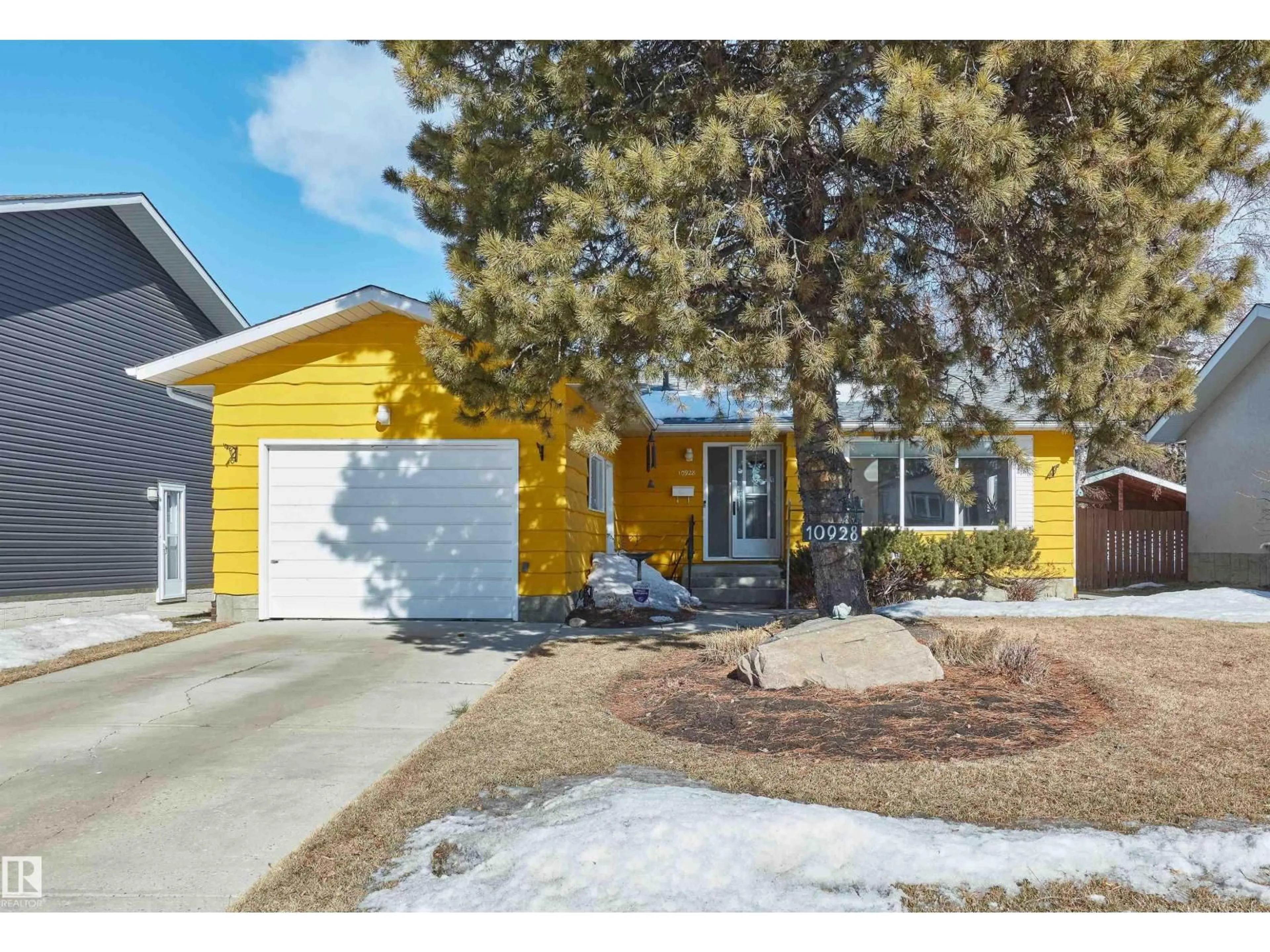 Home with vinyl exterior material, street for 10928 36A AV, Edmonton Alberta T6J0E4