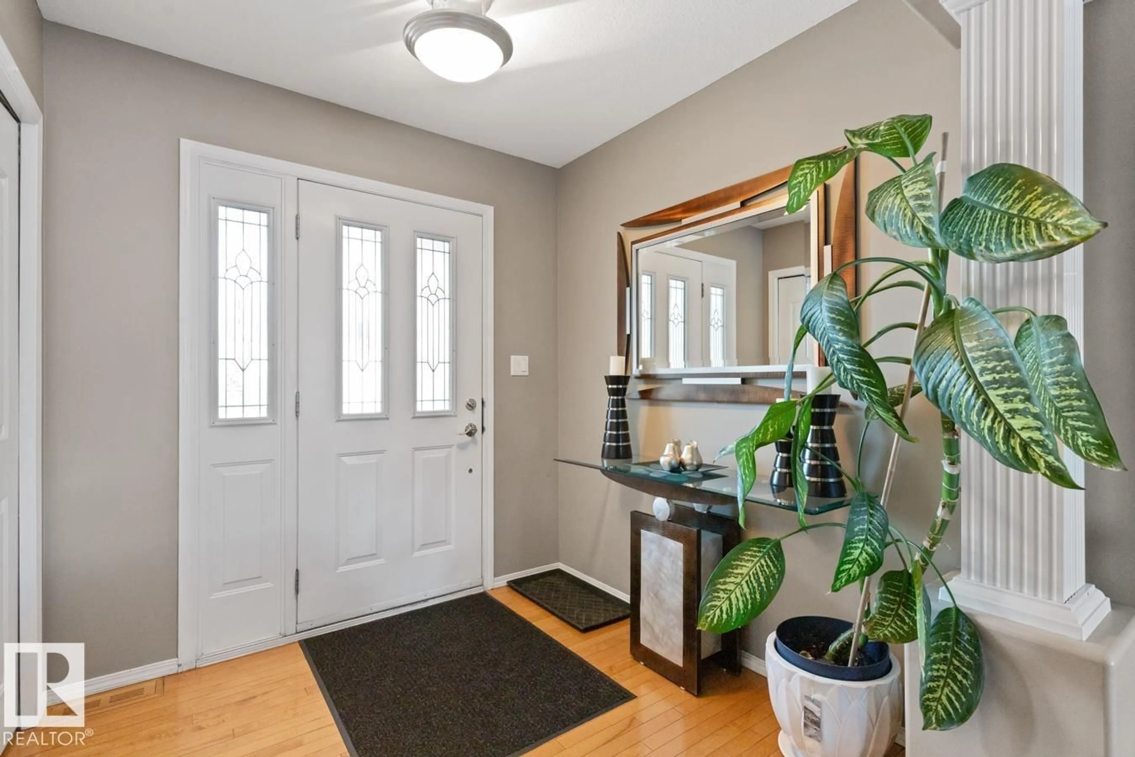 Indoor entryway for NW - 13816 148 AV, Edmonton Alberta T6V1S1