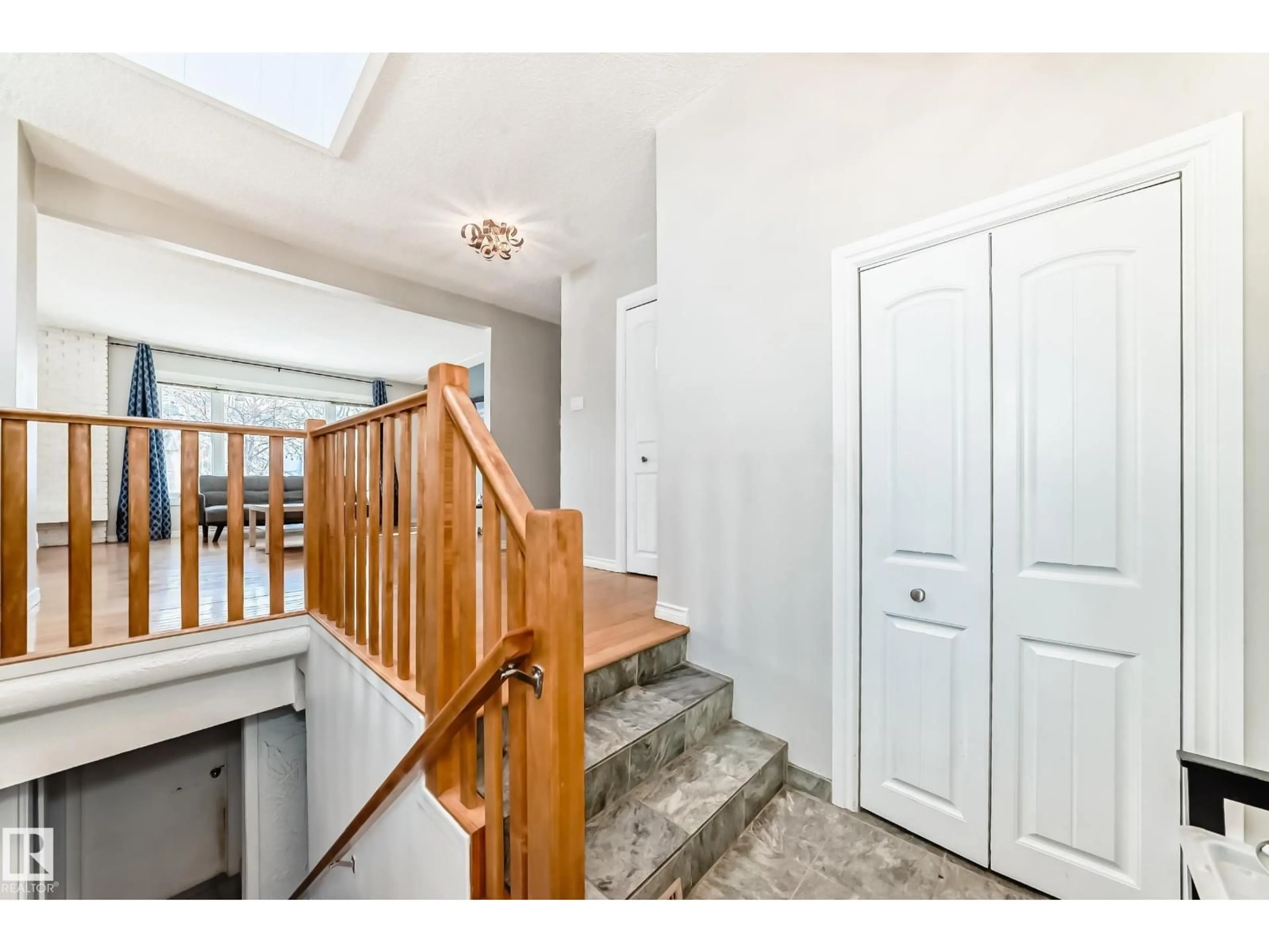 Indoor entryway for NW - 9136 141 ST, Edmonton Alberta T5R0L4