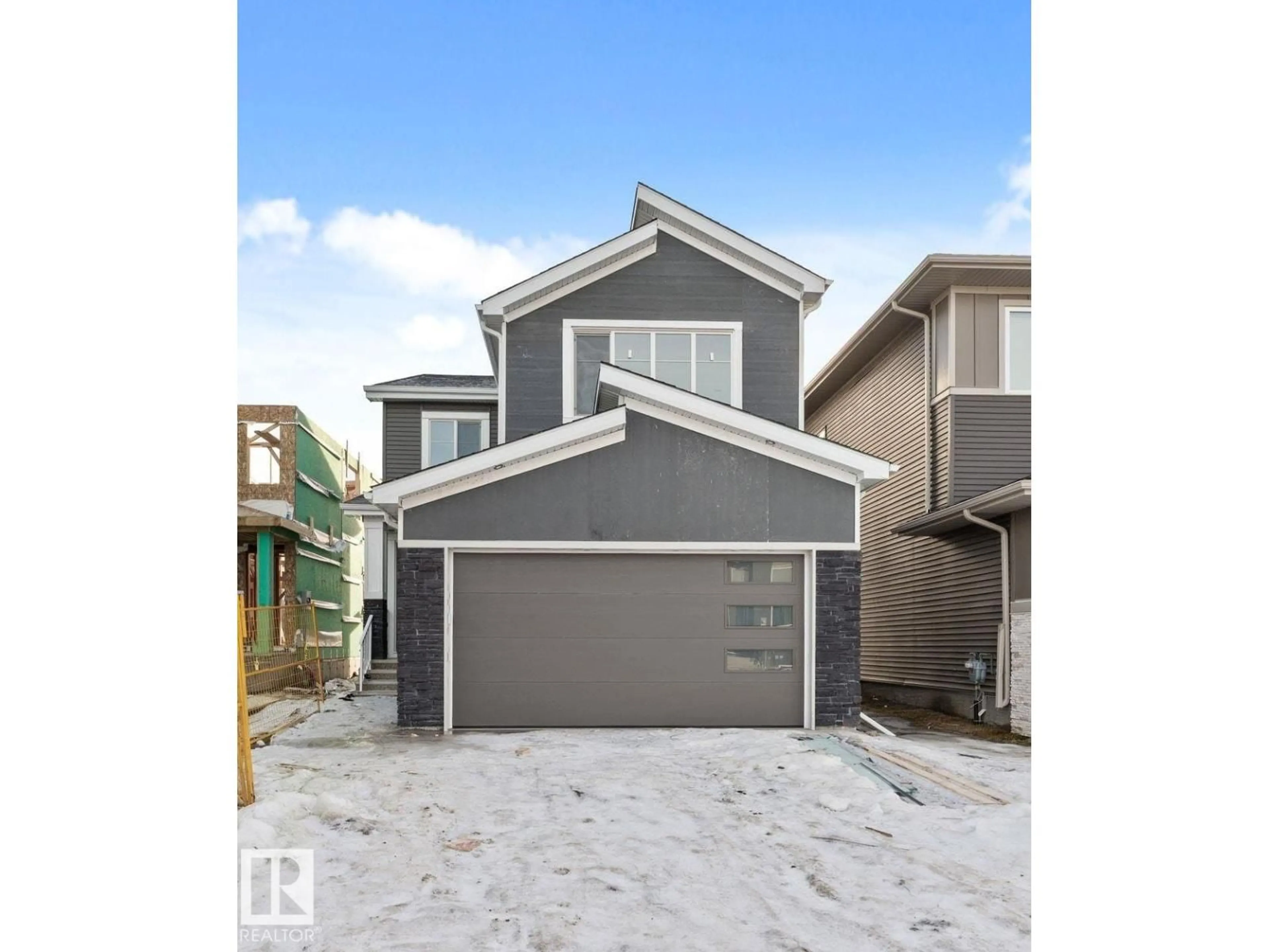 Home with vinyl exterior material, street for 3 PIERWYCK LO, Spruce Grove Alberta T7X3H1