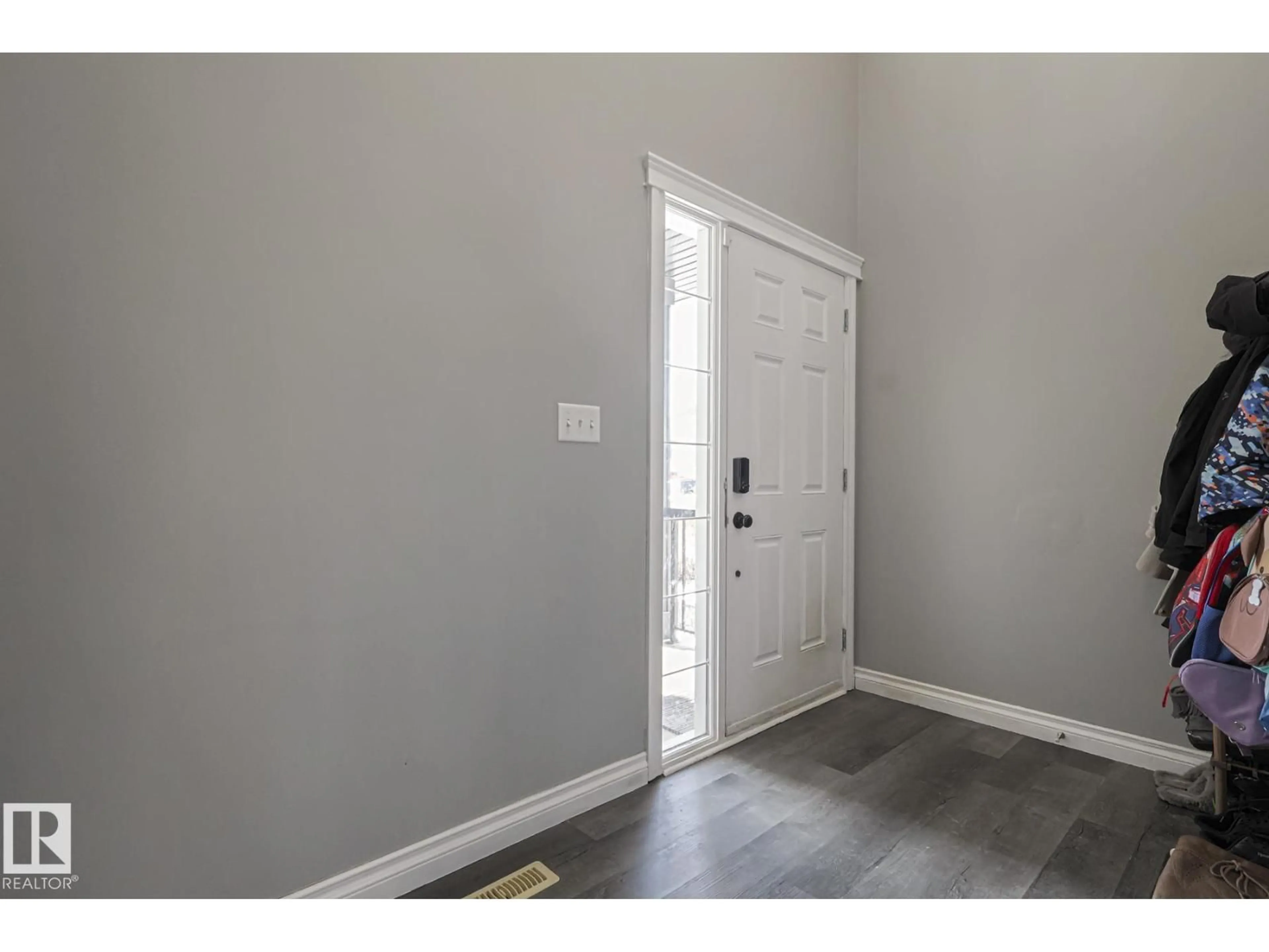 Indoor entryway for 16 HARTWICK GA, Spruce Grove Alberta T7X0A5
