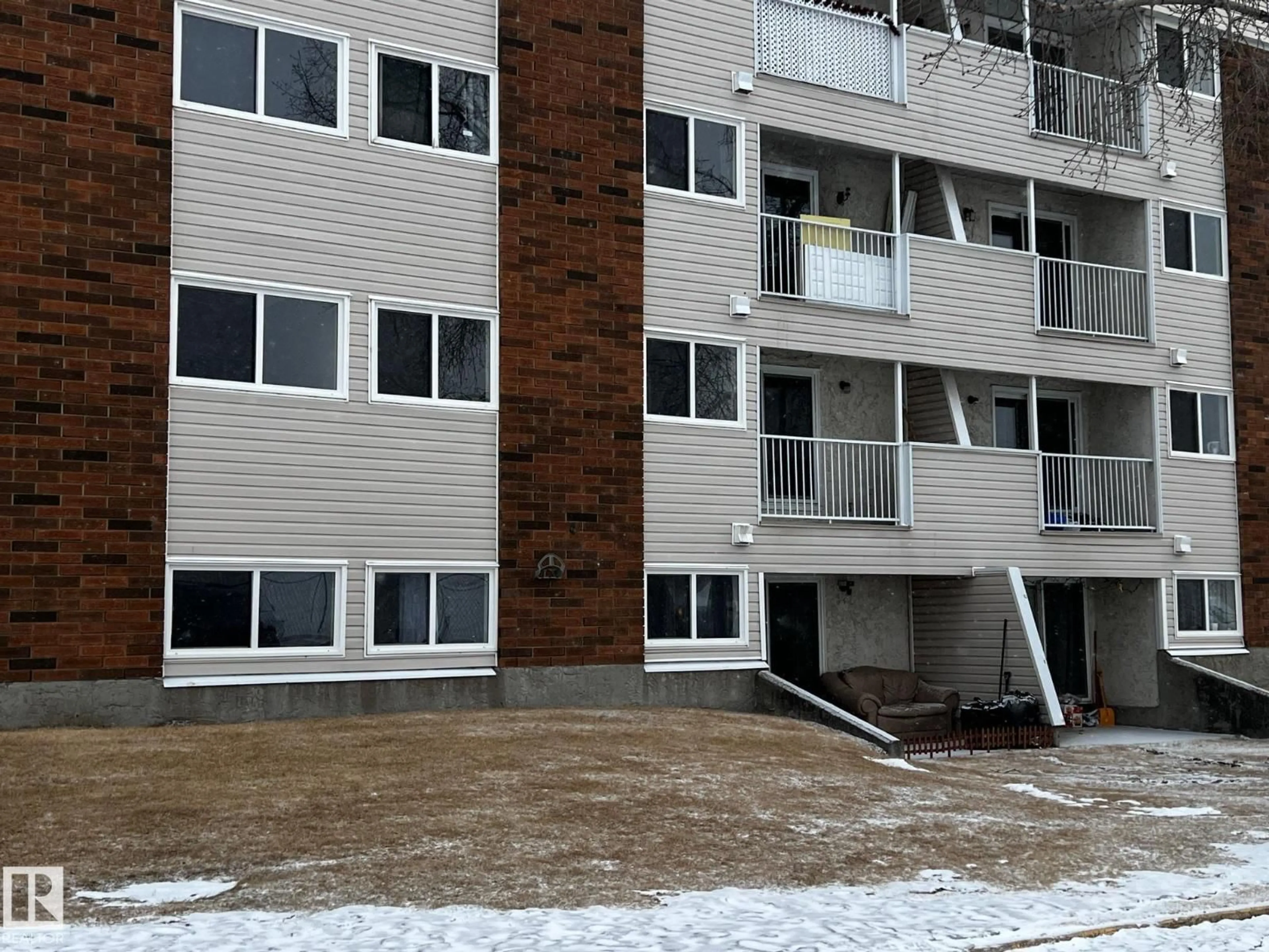 Patio, building for 12 11265 31 AV NW, Edmonton Alberta T6J3V7