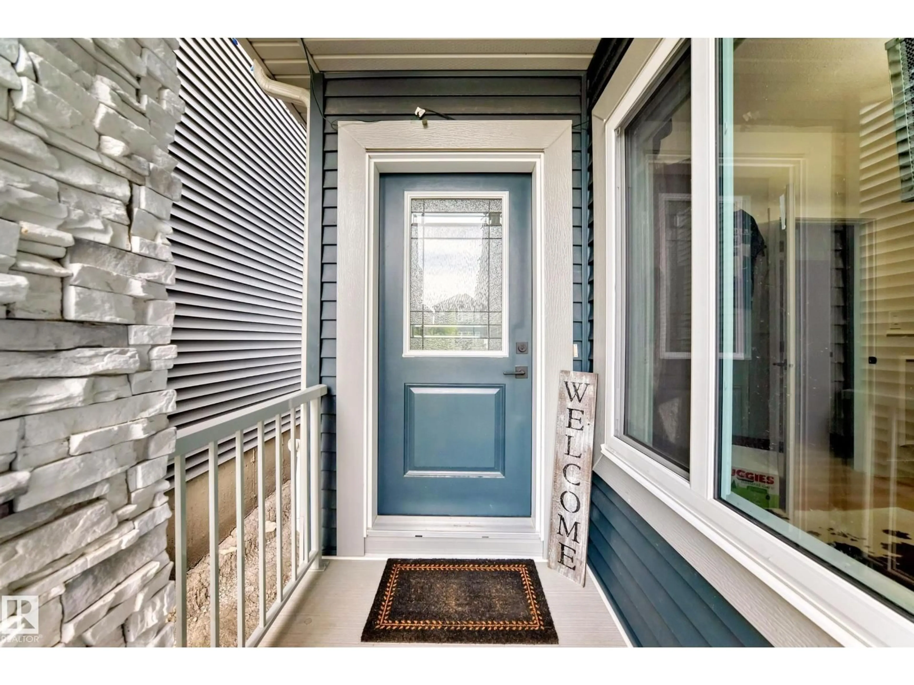 Indoor entryway for 14 EDGEFIELD WY, St. Albert Alberta T8N8A1