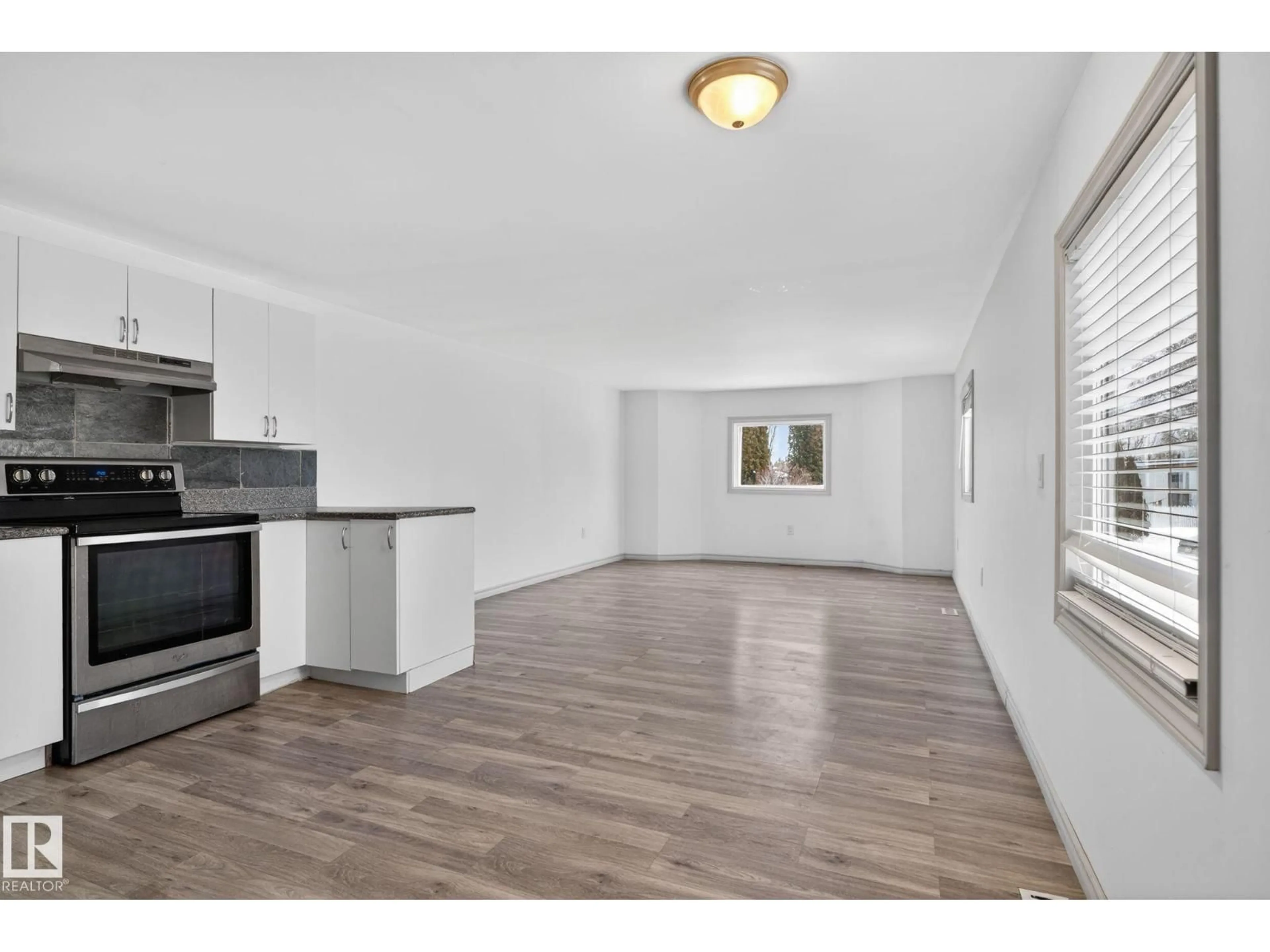 A pic of a room for 543 EVERGREEN ST, Edmonton Alberta T5Y4M2