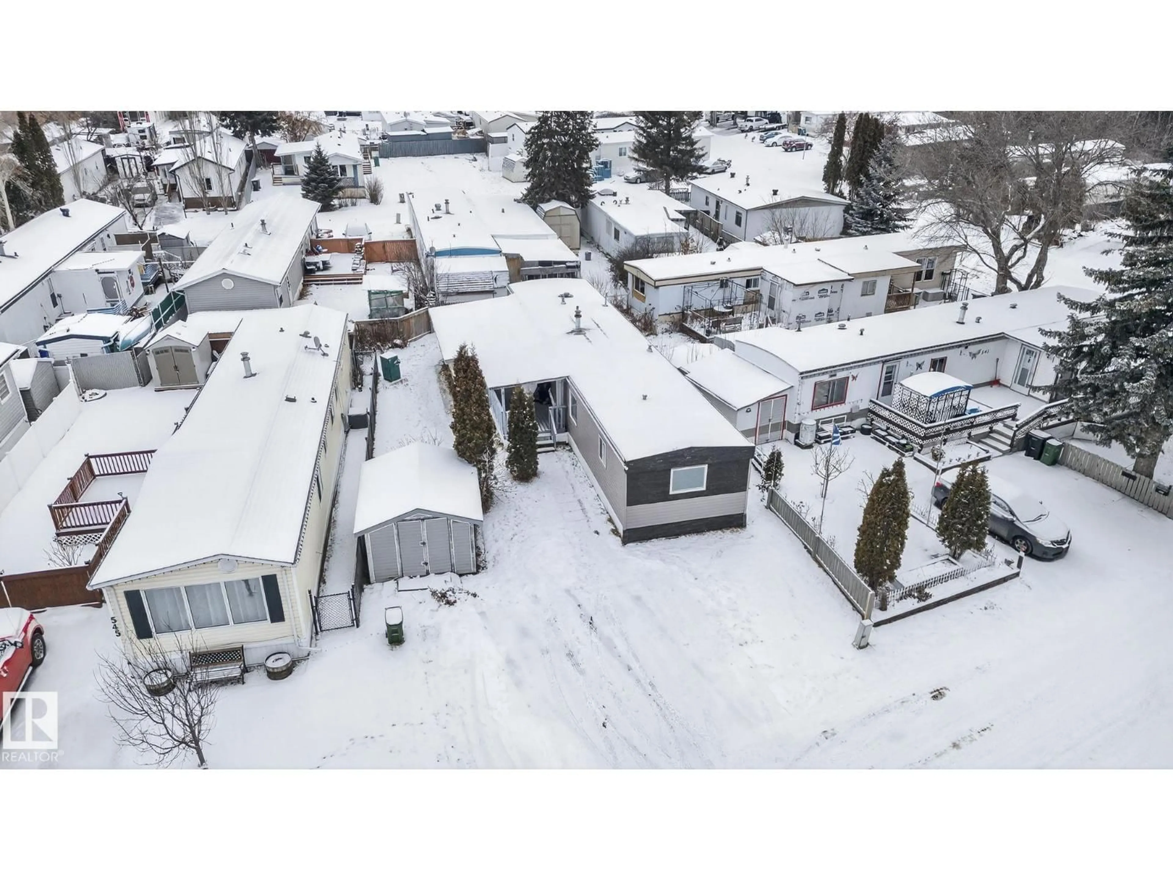 A pic from outside/outdoor area/front of a property/back of a property/a pic from drone, street for 543 EVERGREEN ST, Edmonton Alberta T5Y4M2