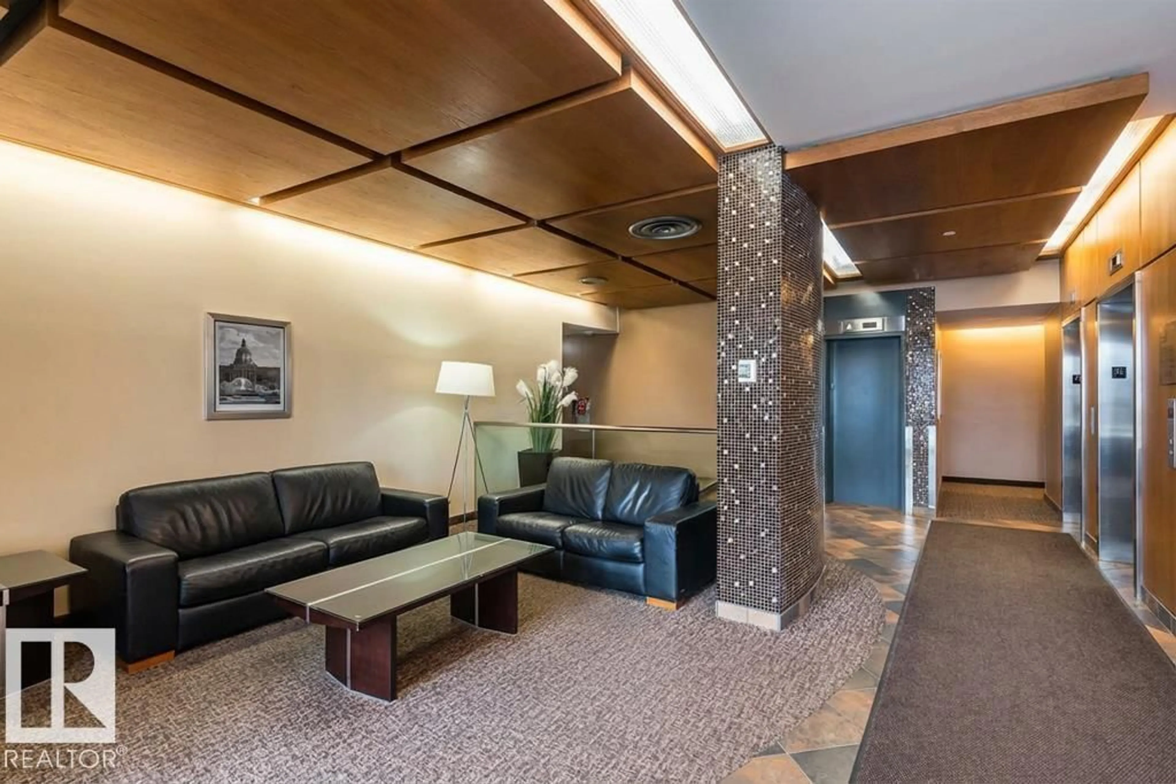 Lobby for 1401 SASKATCHEWAN DR, Edmonton Alberta T6E4S6