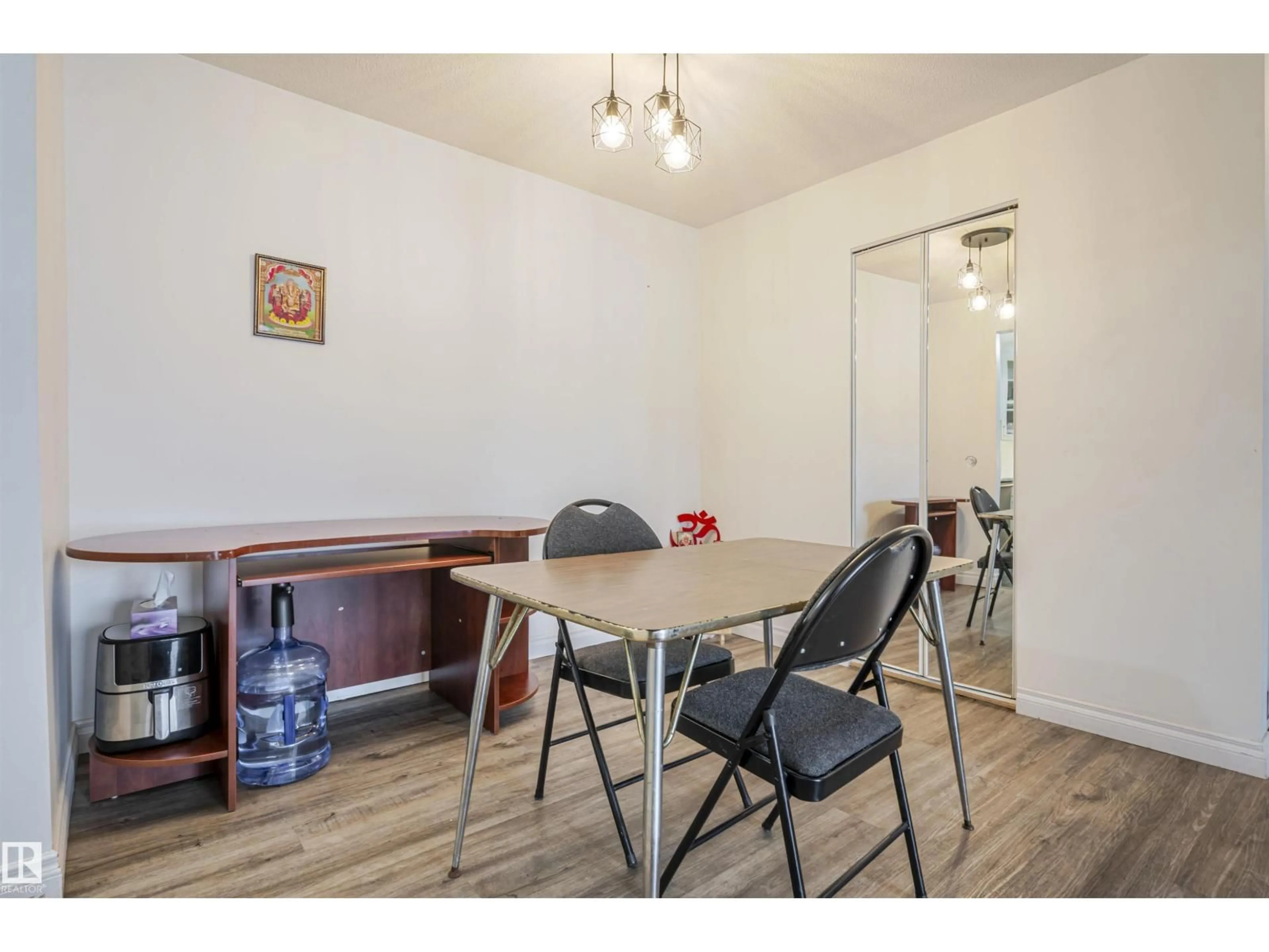 Dining room, wood/laminate floor for #104 - 316 WOODBRIDGE WY, Sherwood Park Alberta T8A4G3