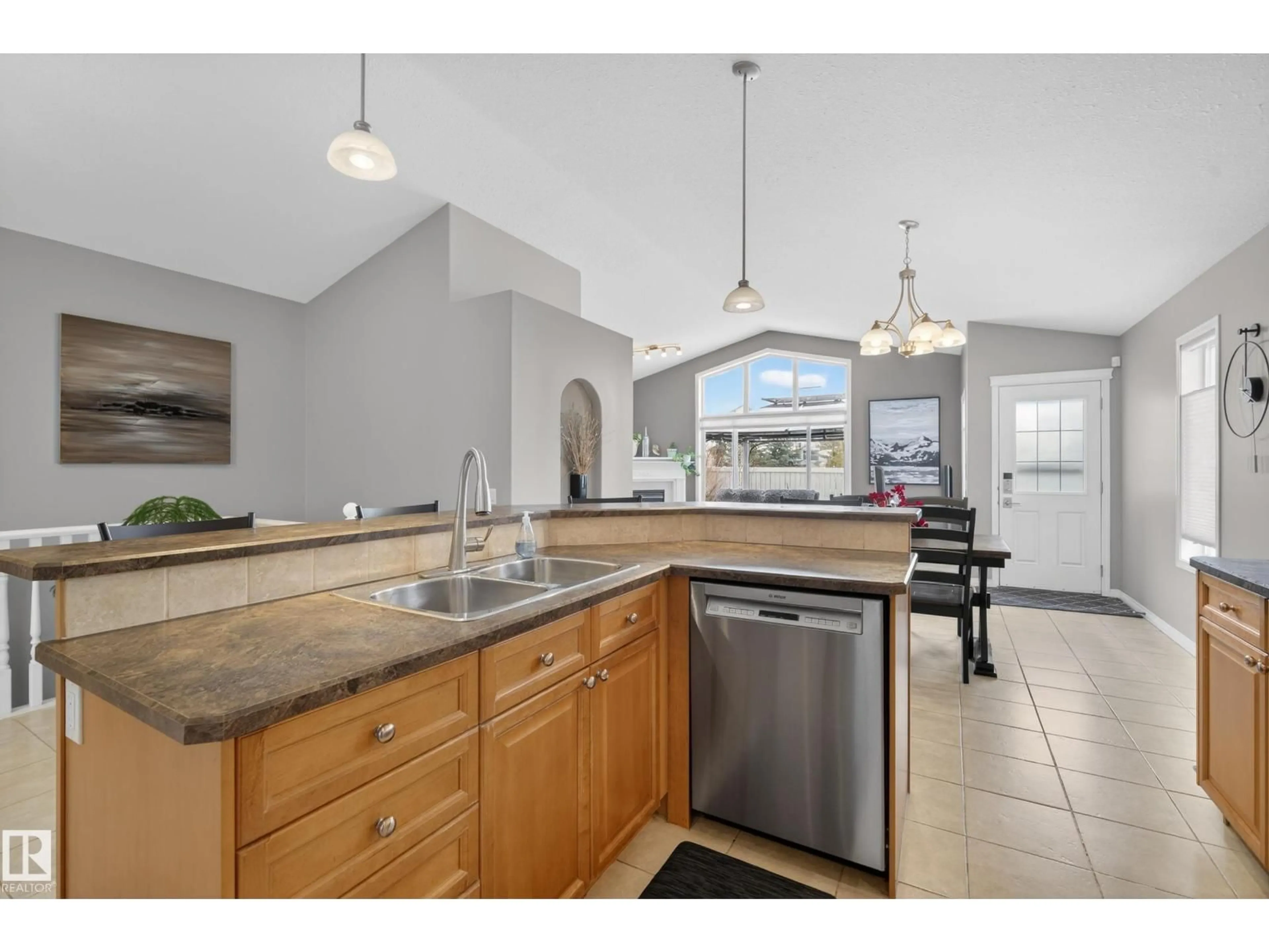 Open concept kitchen, ceramic/tile floor for 31 BONIN CR, Beaumont Alberta T4X1R9