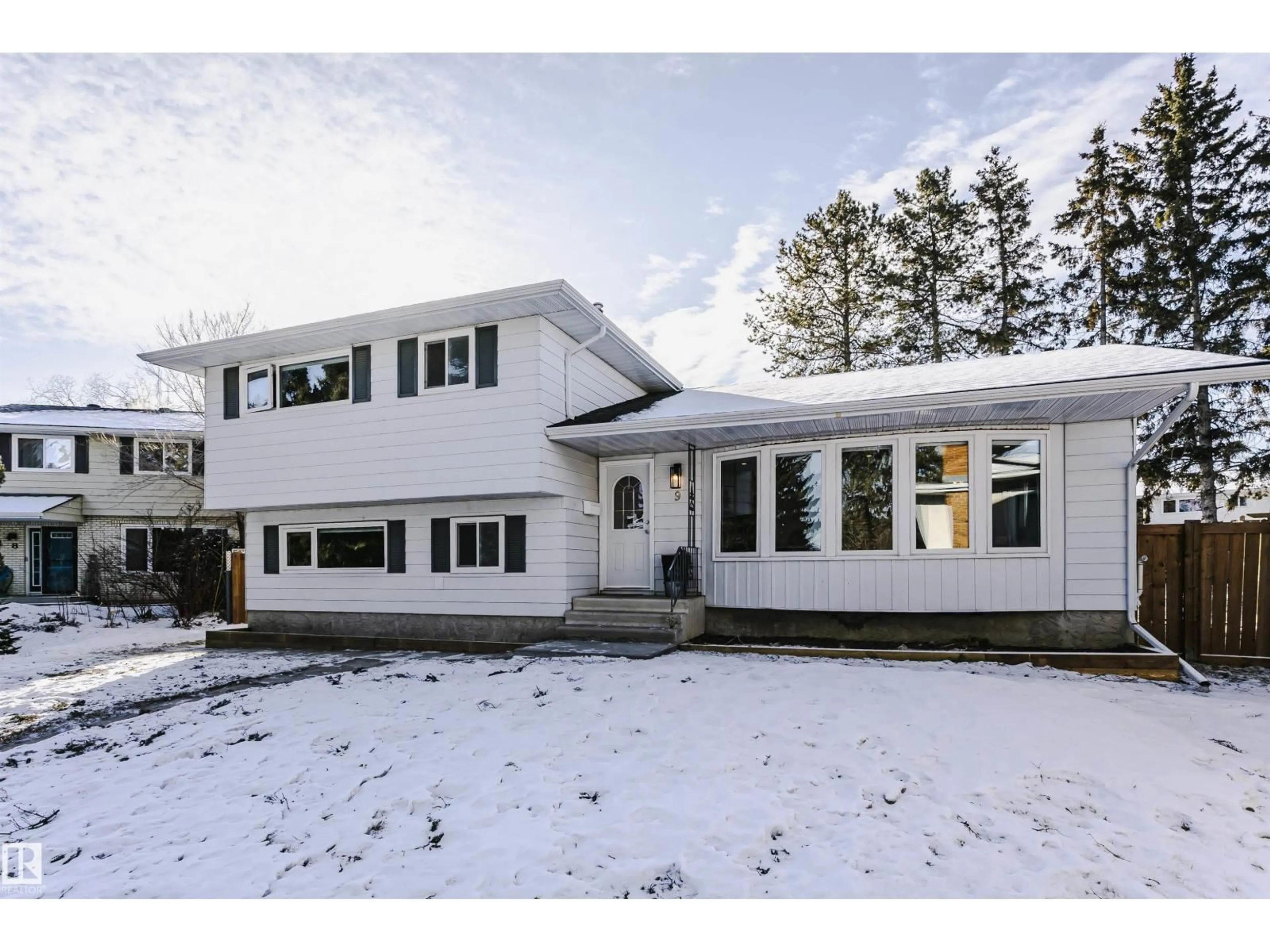 Home with vinyl exterior material, street for 9 BURLINGTON PL, Spruce Grove Alberta T7X1E2