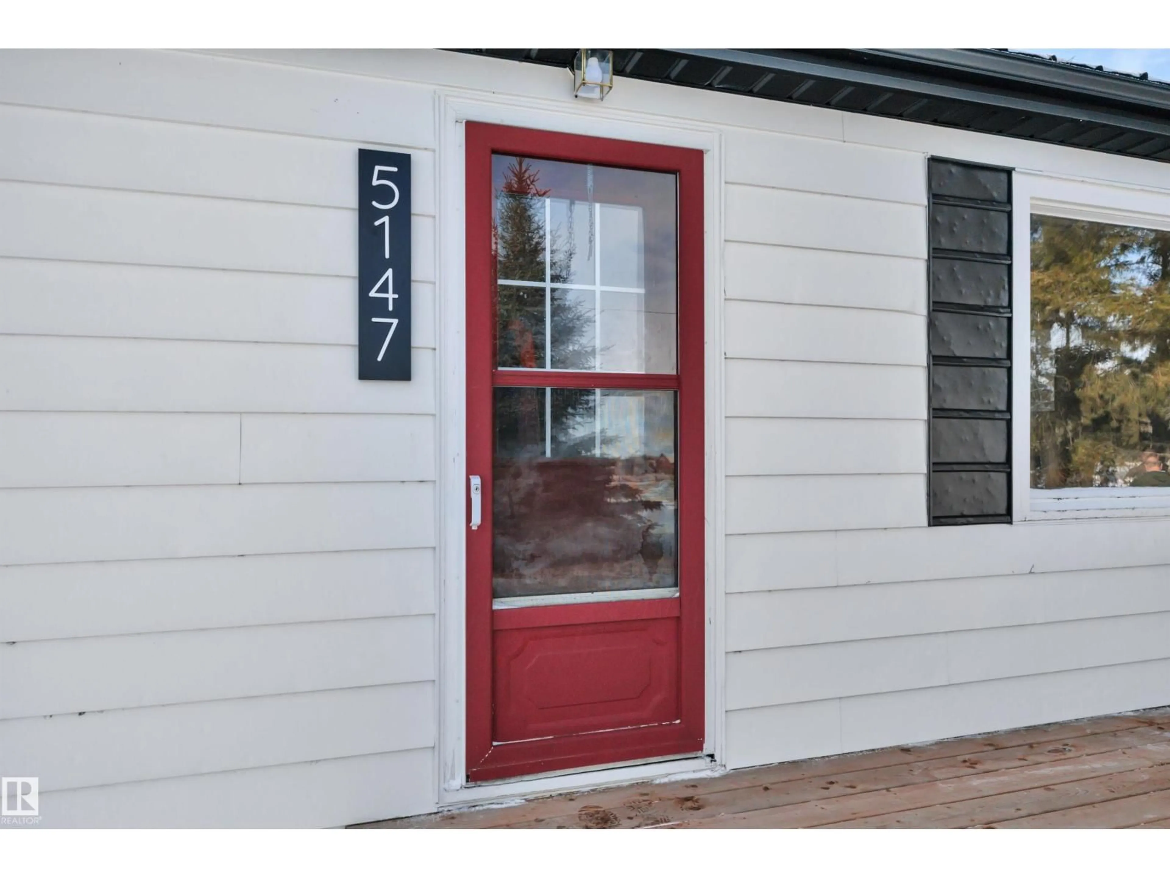 Indoor entryway for 5147 53 AV, Millet Alberta T0C1Z0