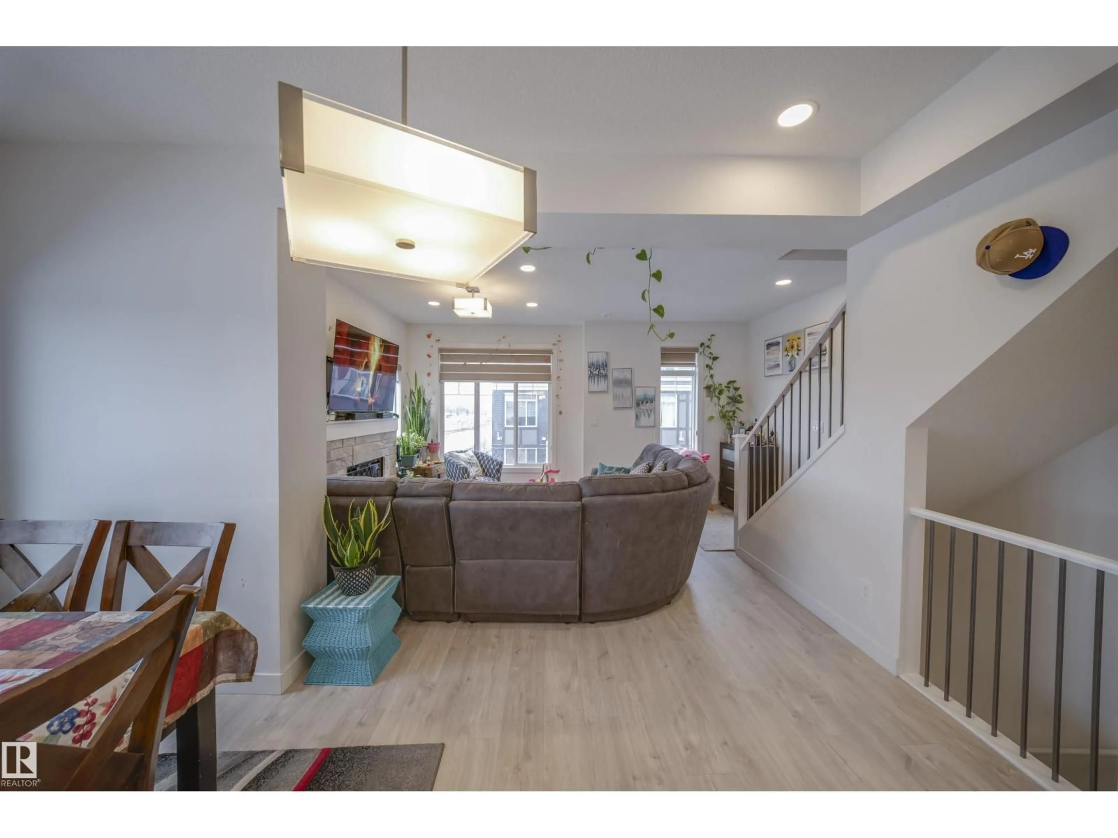 Indoor foyer for #62 - 2215 24 ST, Edmonton Alberta T6T1A6