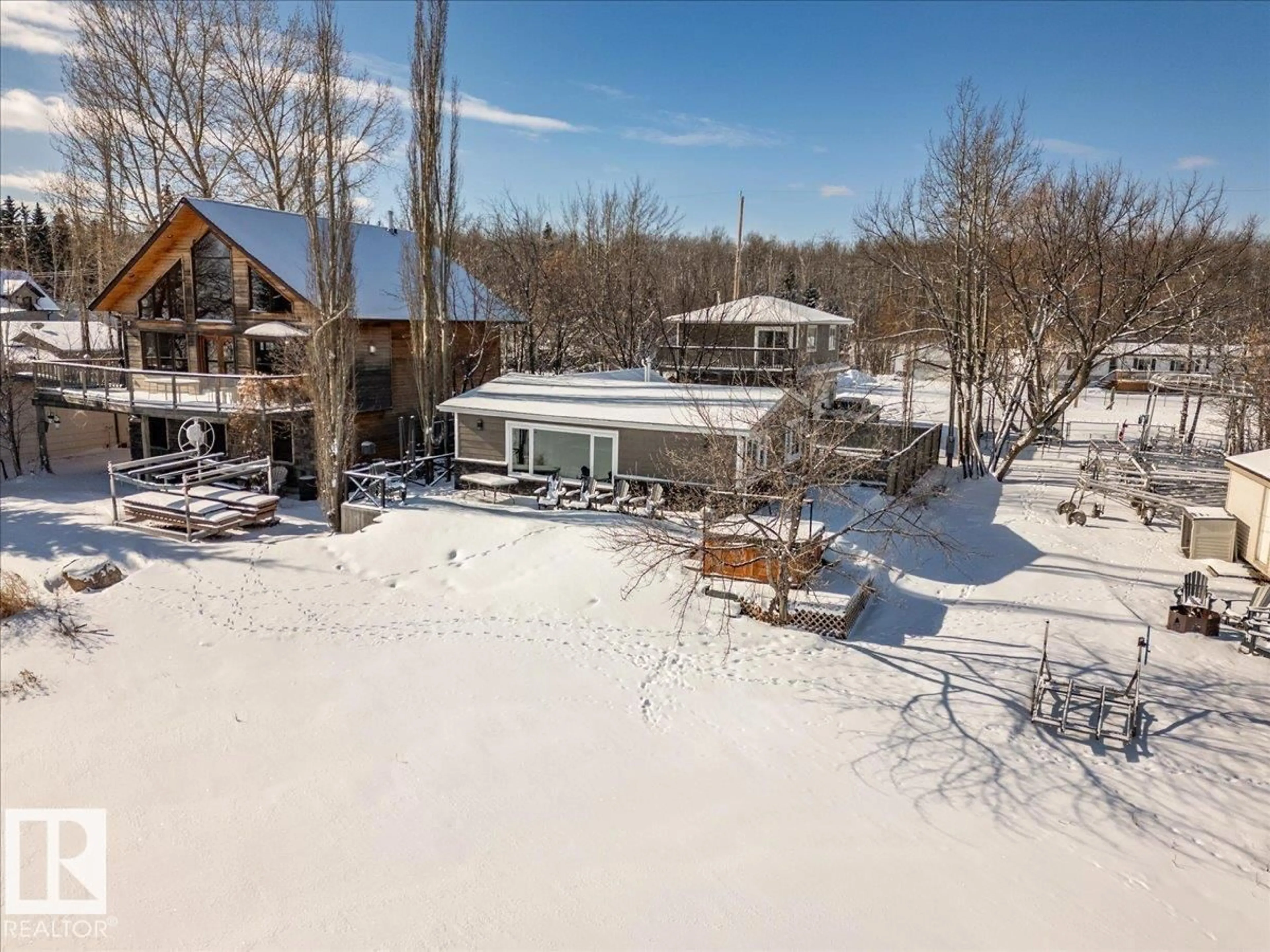 A pic from outside/outdoor area/front of a property/back of a property/a pic from drone, unknown for 17 LAKESHORE DR, Rural Wetaskiwin County Alberta T0C2V0